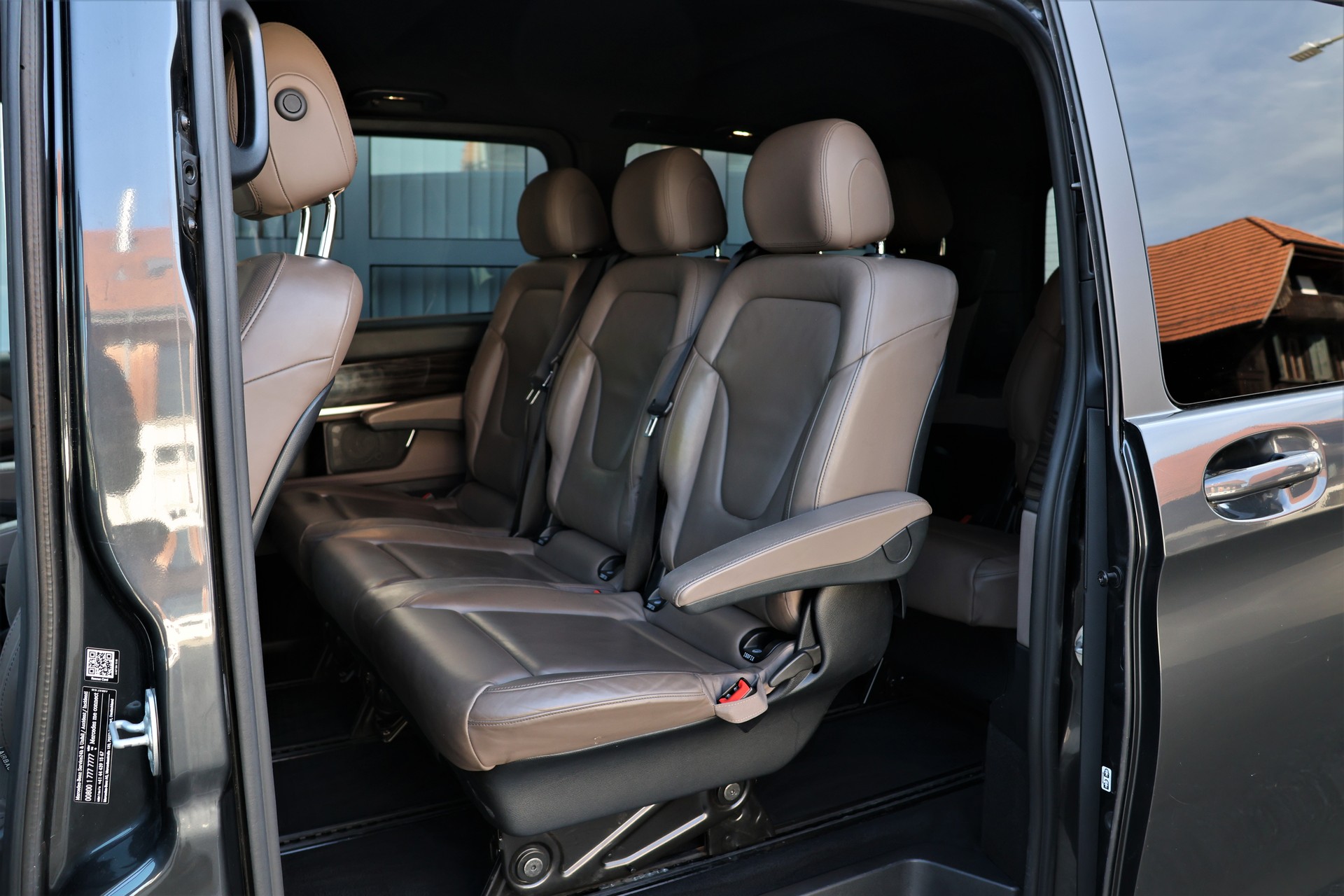 MERCEDES-BENZ V 300 d lang Avantgarde 4Matic 9G-Tronic (CH) 7Plätzer + 2.5T AHK-image-14