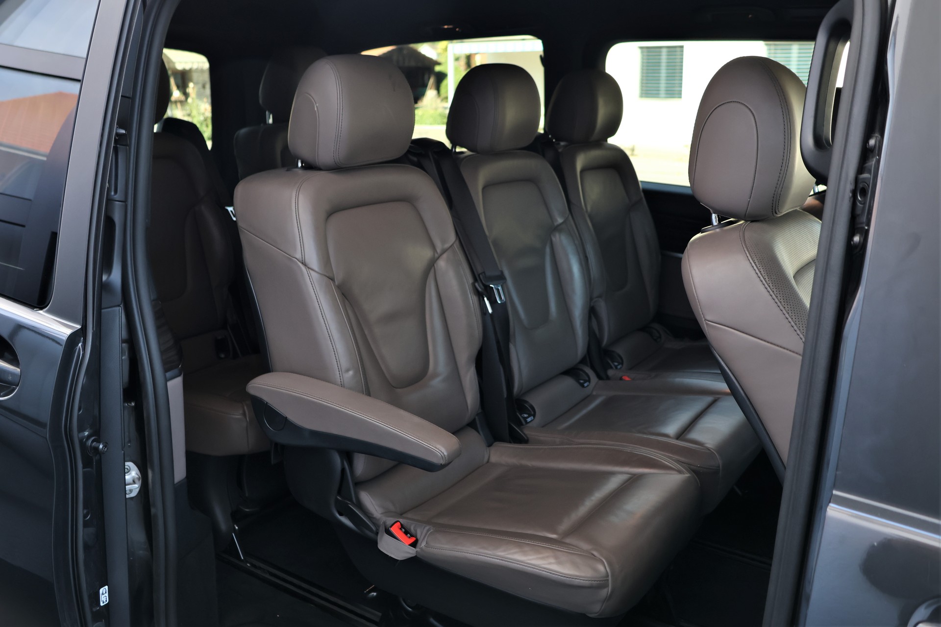MERCEDES-BENZ V 300 d lang Avantgarde 4Matic 9G-Tronic (CH) 7Plätzer + 2.5T AHK-image-22