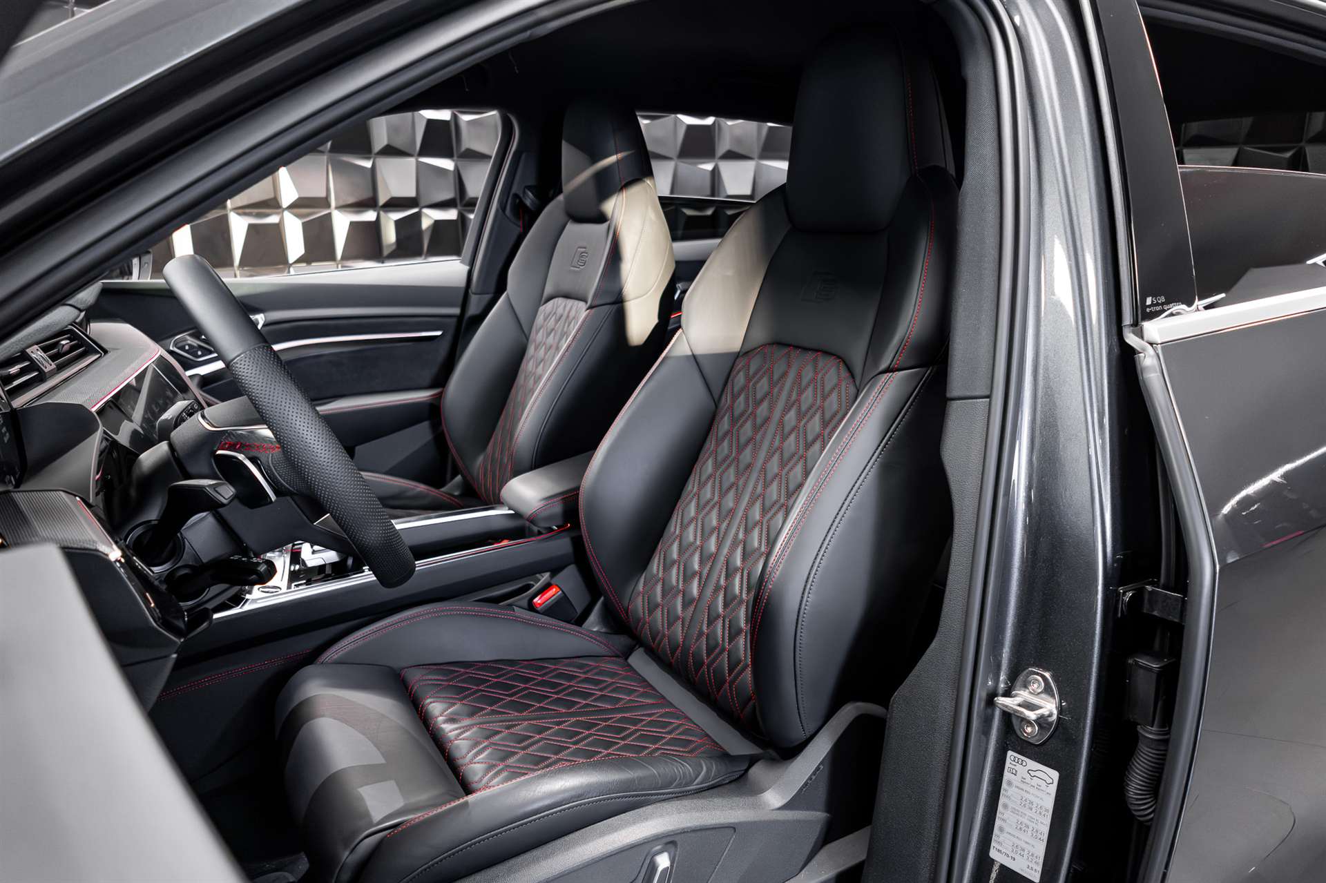 AUDI SQ8 e-tron quattro-image-13