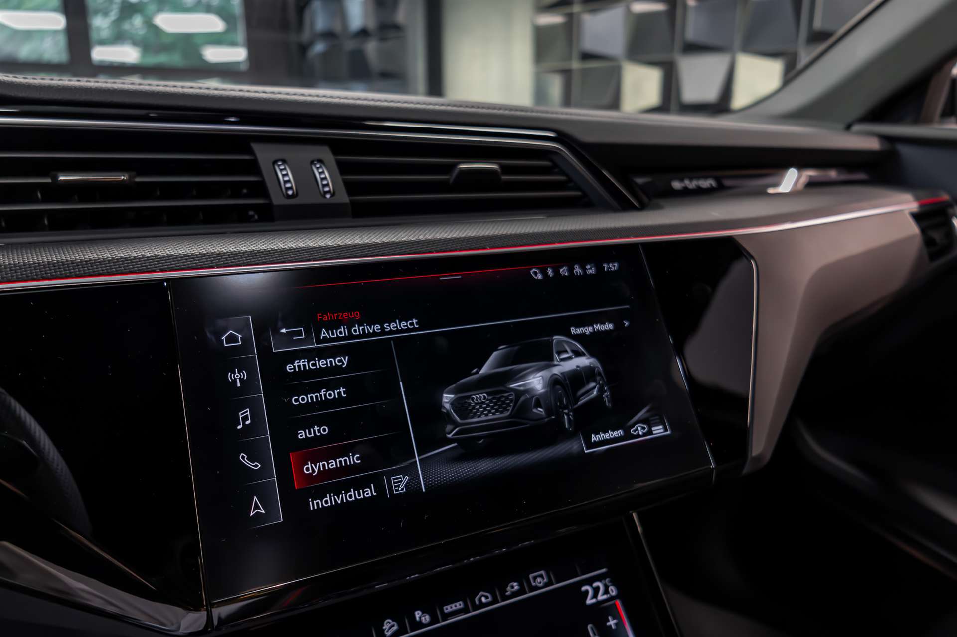AUDI SQ8 e-tron quattro-image-20