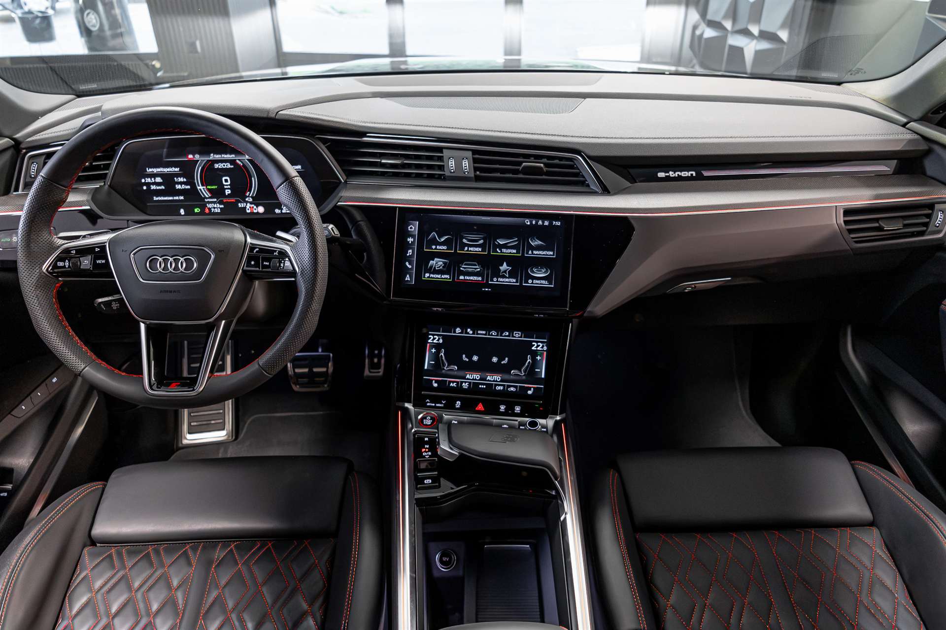 AUDI SQ8 e-tron quattro-image-5