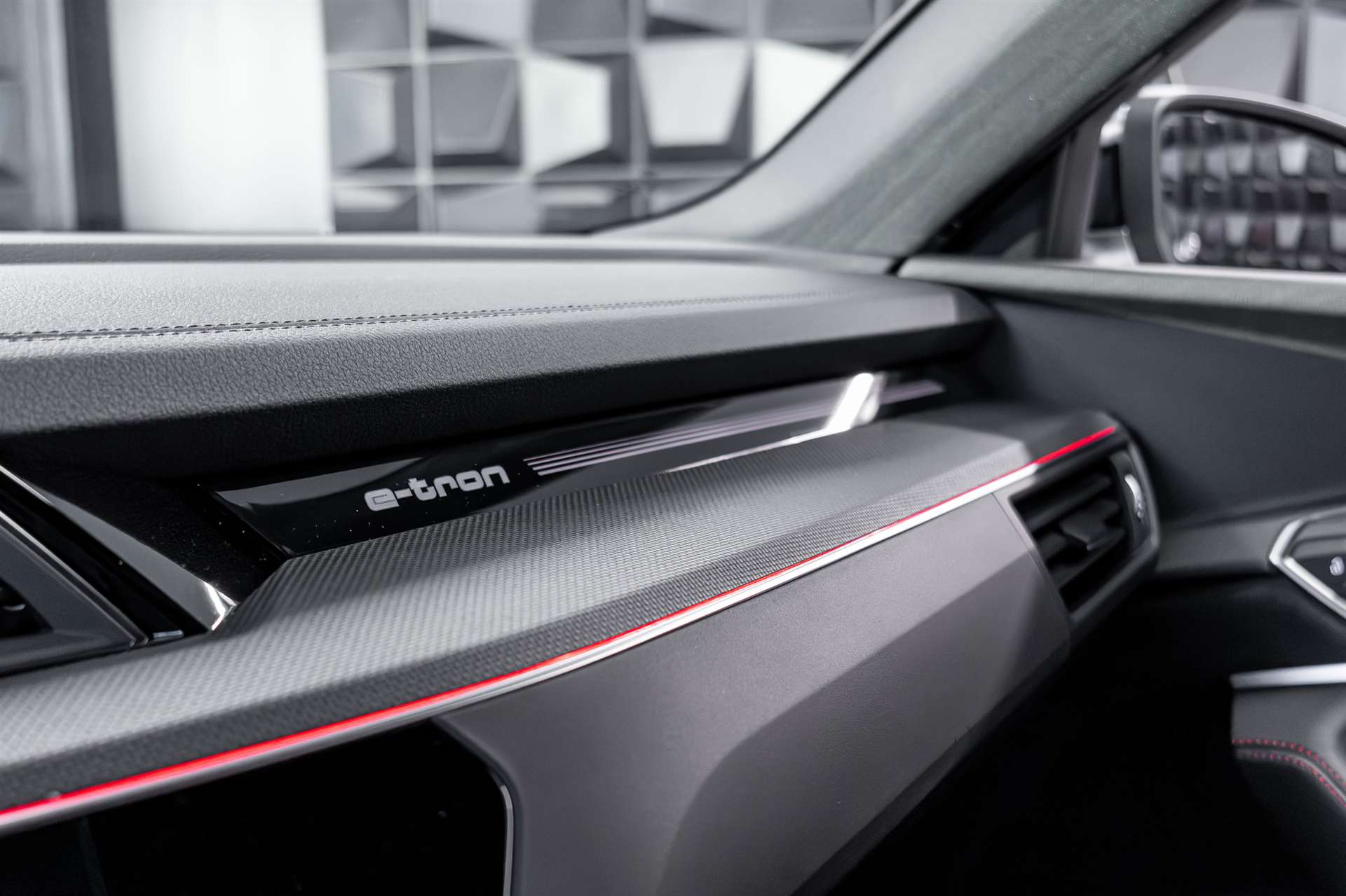 AUDI SQ8 e-tron quattro-image-23