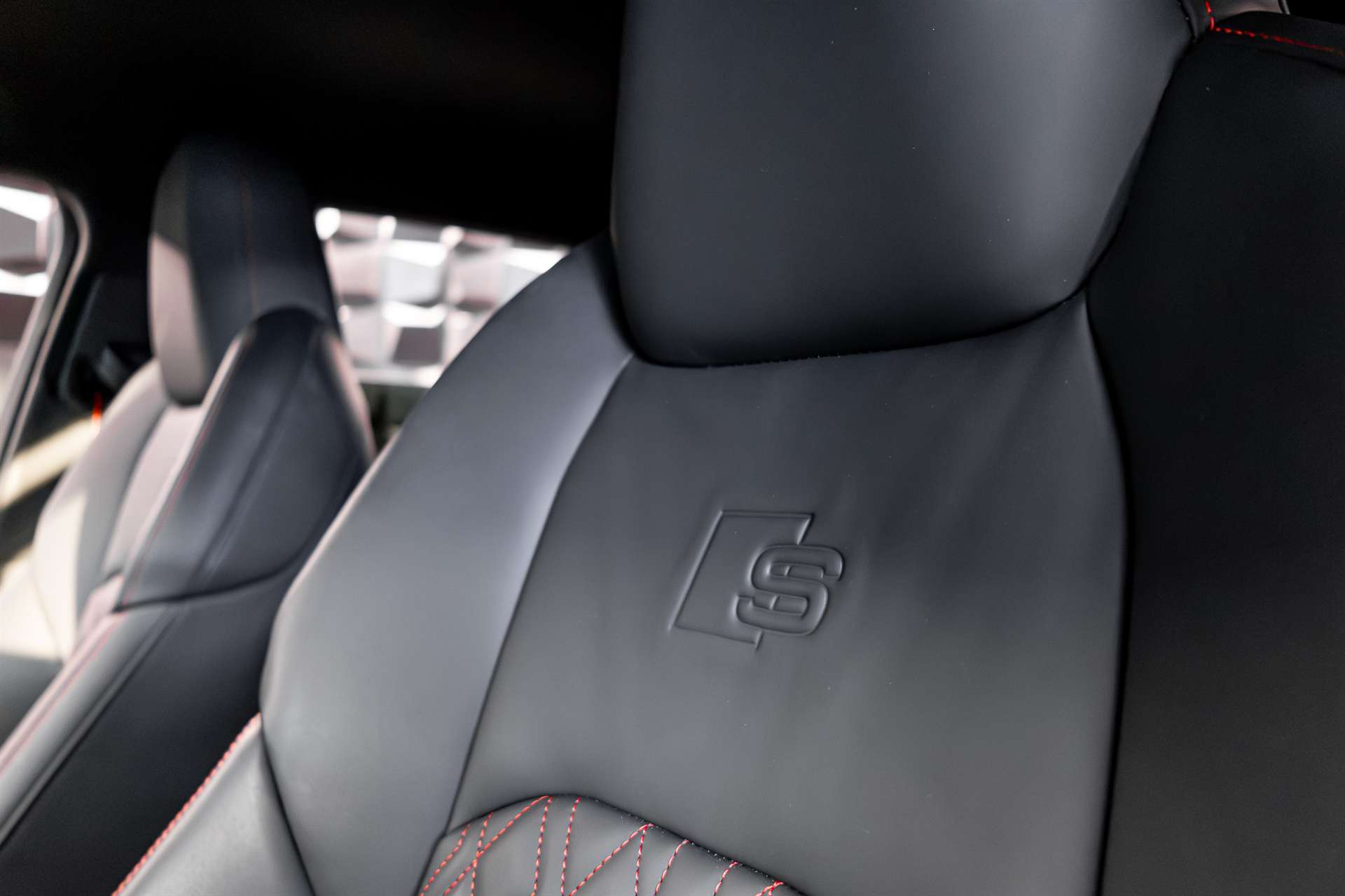 AUDI SQ8 e-tron quattro-image-14