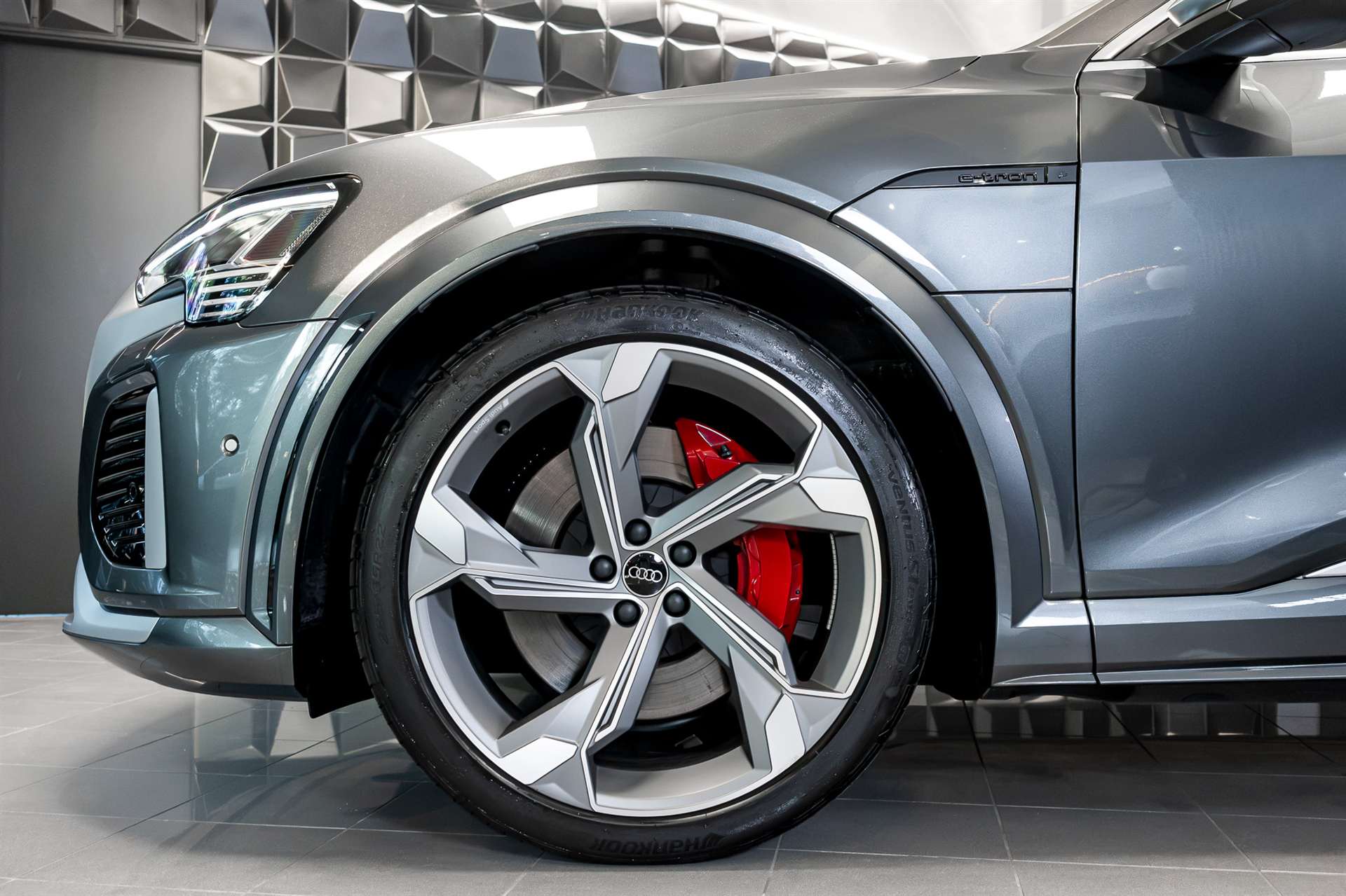 AUDI SQ8 e-tron quattro-image-30