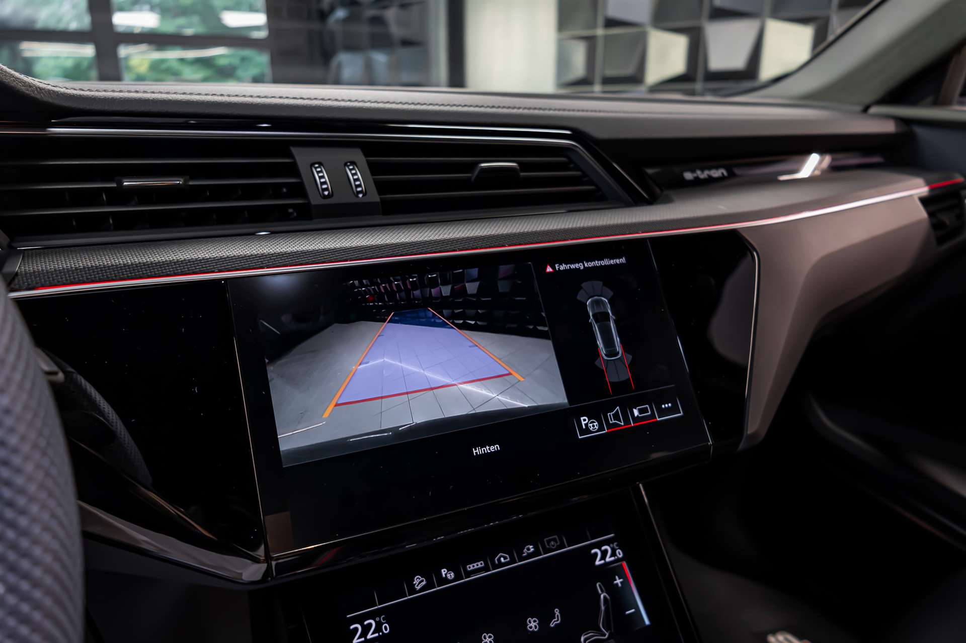AUDI SQ8 e-tron quattro-image-21