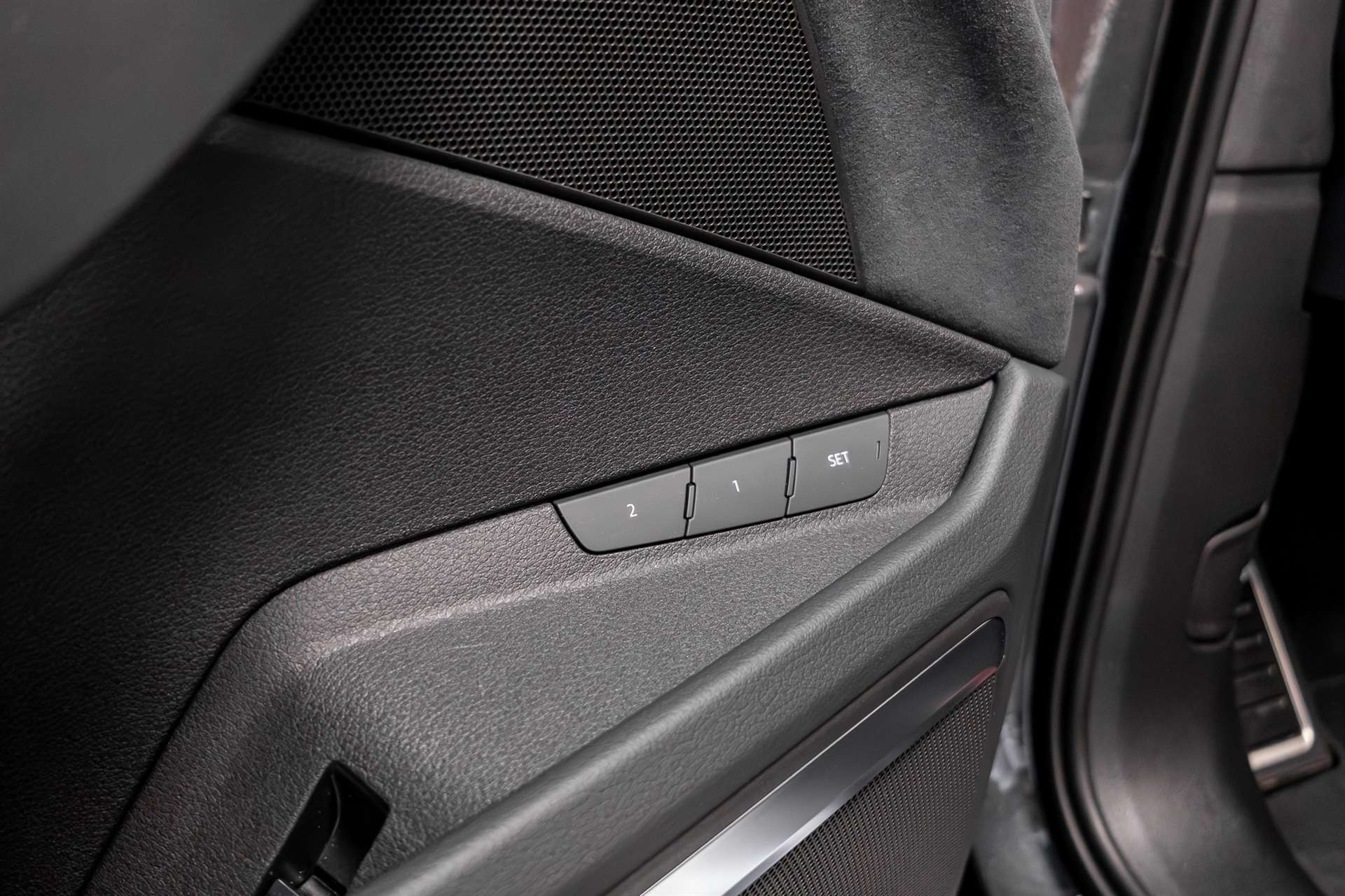 AUDI SQ8 e-tron quattro-image-26