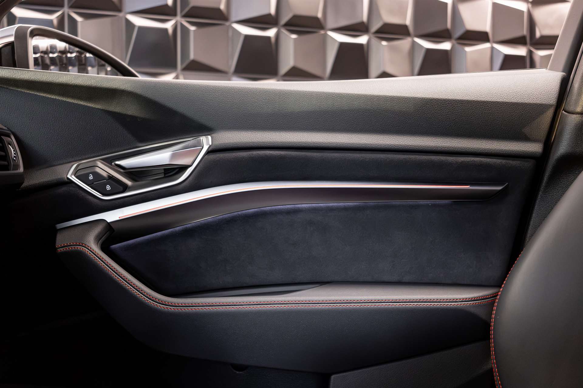 AUDI SQ8 e-tron quattro-image-24