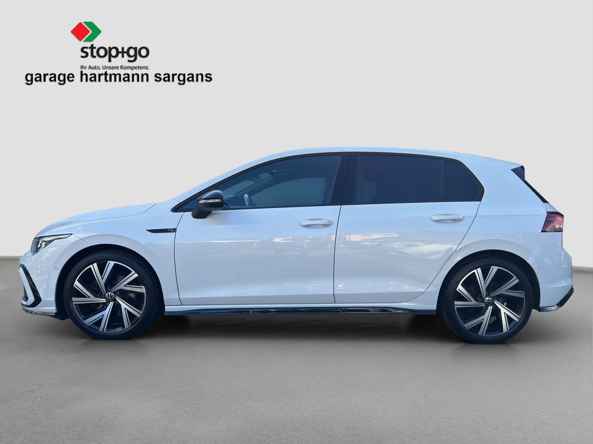 VW Golf 2.0 TDI R-Line DSG 4Motion-image-3