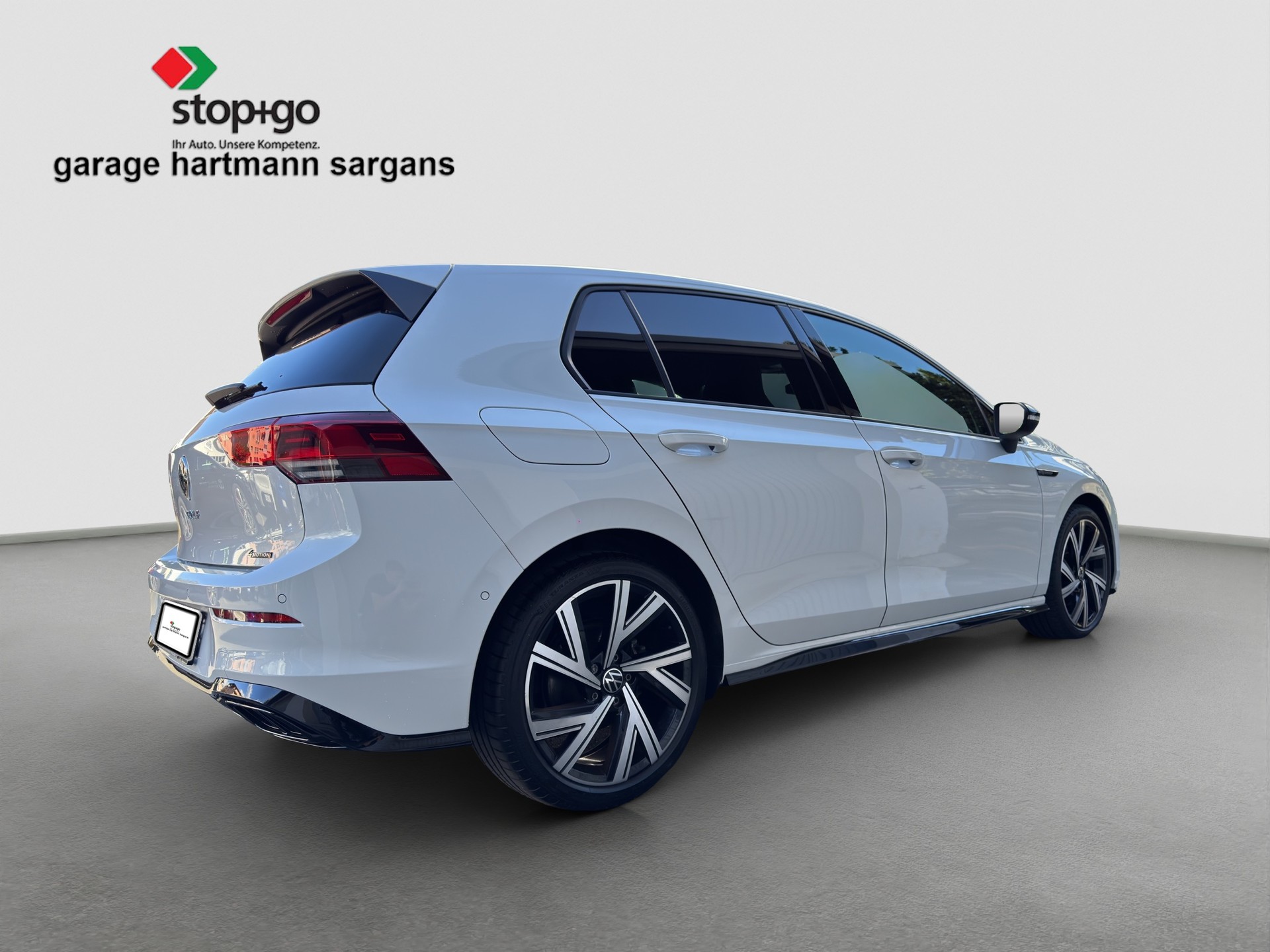 VW Golf 2.0 TDI R-Line DSG 4Motion-image-5
