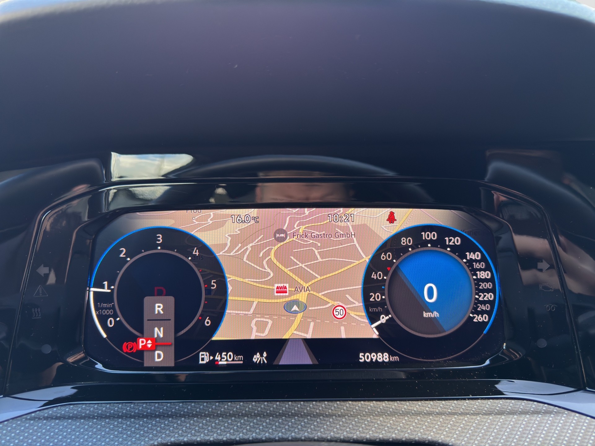 VW Golf 2.0 TDI R-Line DSG 4Motion-image-12
