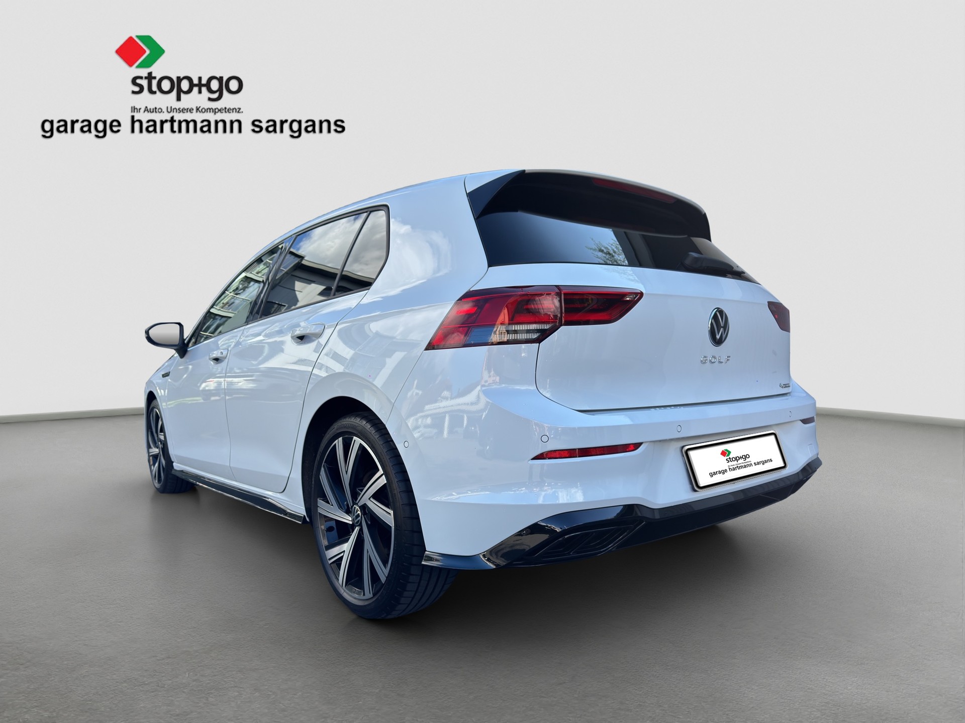 VW Golf 2.0 TDI R-Line DSG 4Motion-image-6