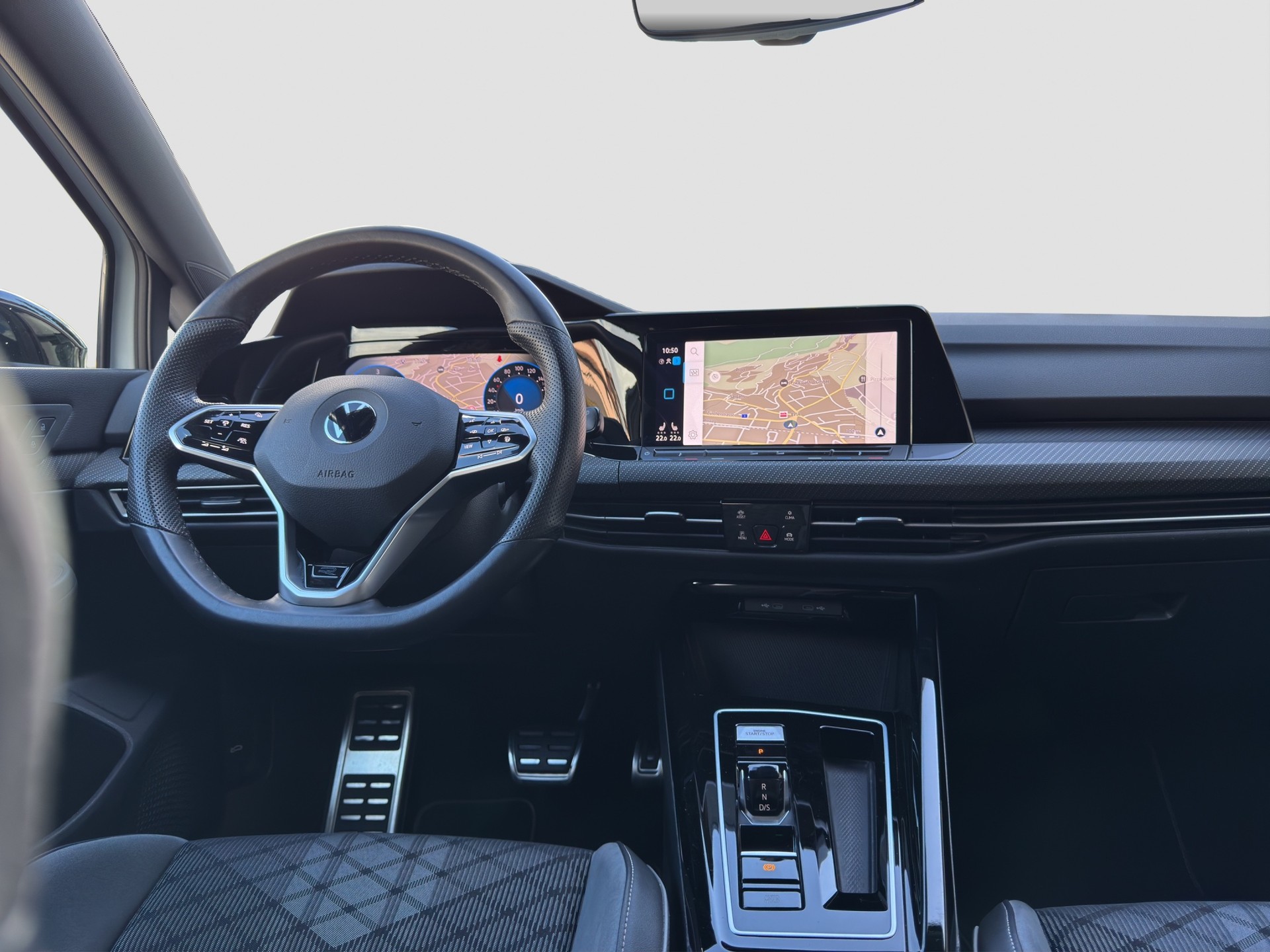 VW Golf 2.0 TDI R-Line DSG 4Motion-image-13