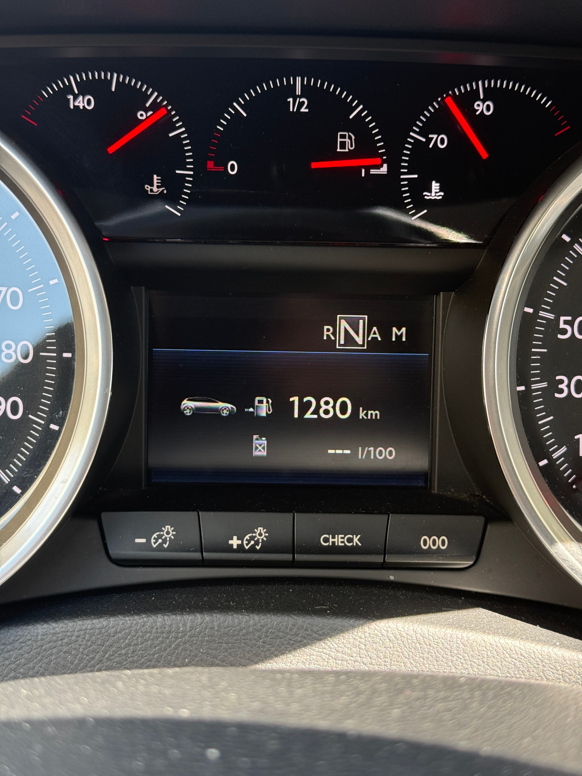 PEUGEOT 2.0 HDi HYbrid4-image-5