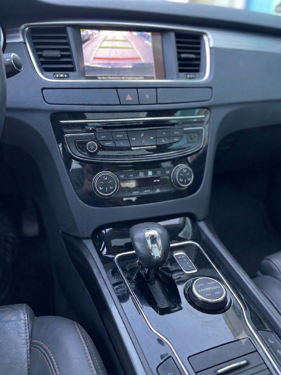 PEUGEOT 2.0 HDi HYbrid4-image-4