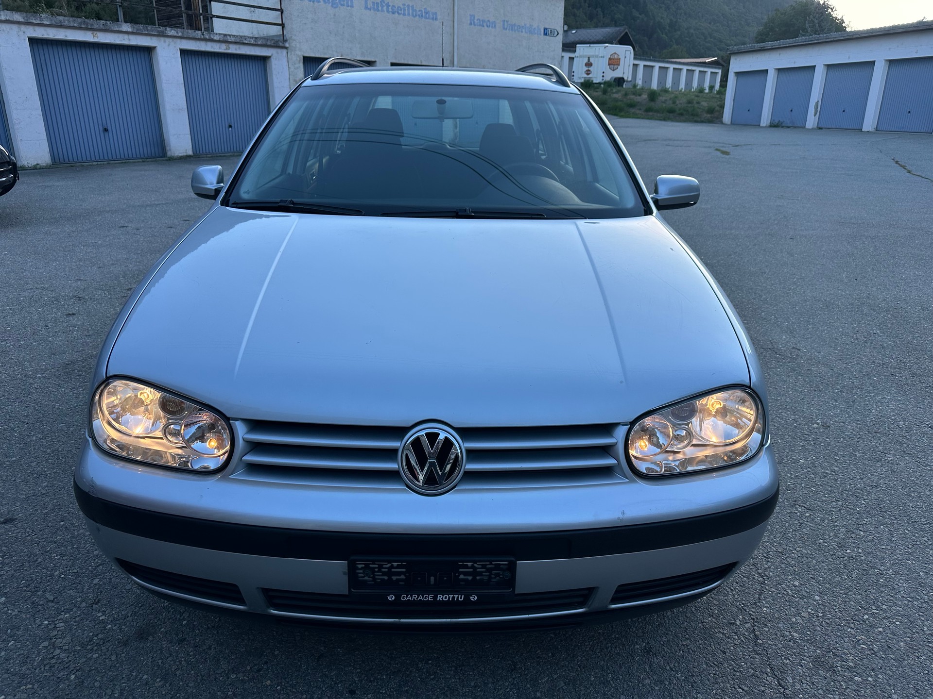 VW Golf Variant 2.0 Comfortline Generation 4Motion-image-0