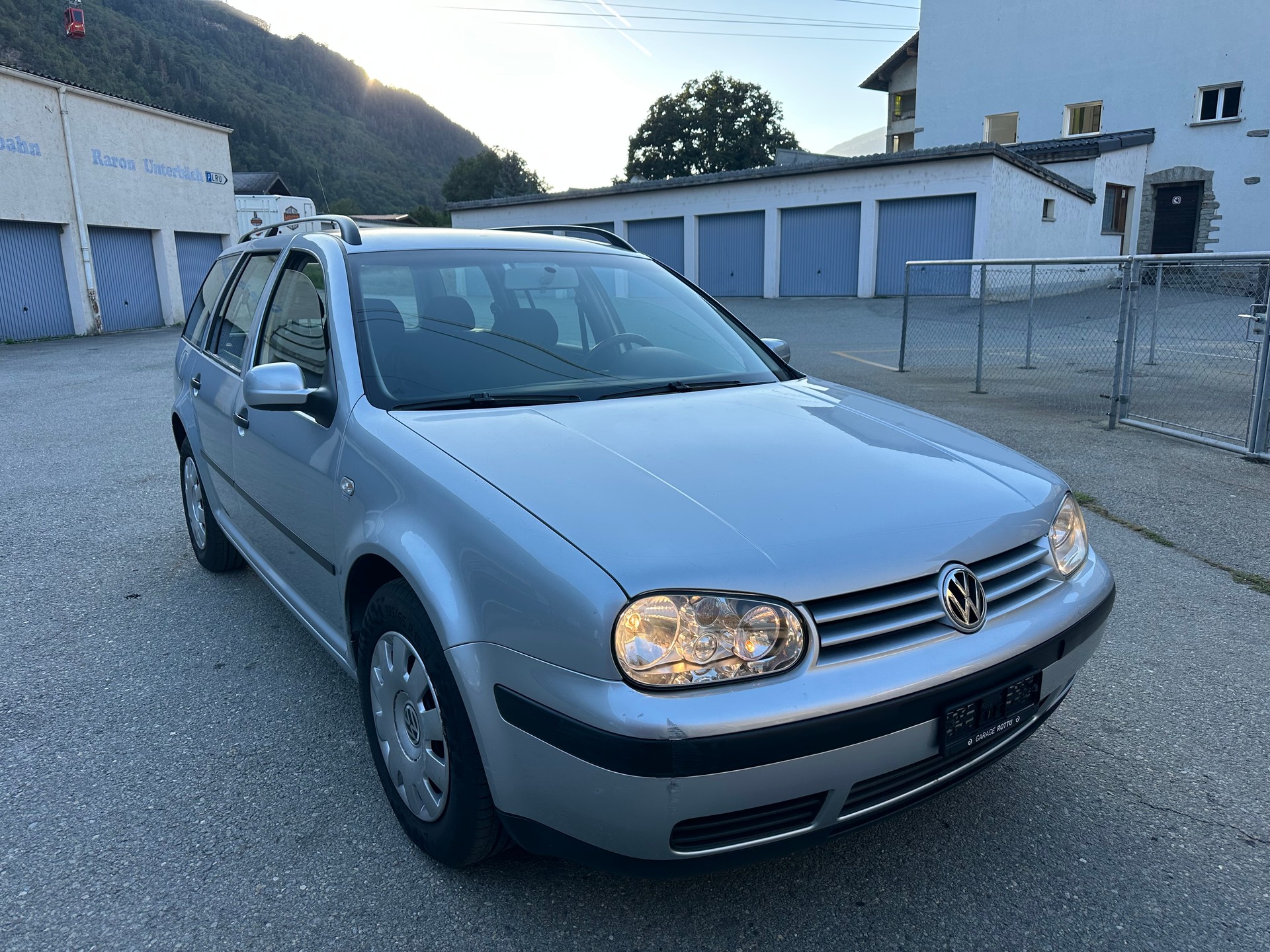 VW Golf Variant 2.0 Comfortline Generation 4Motion-image-2