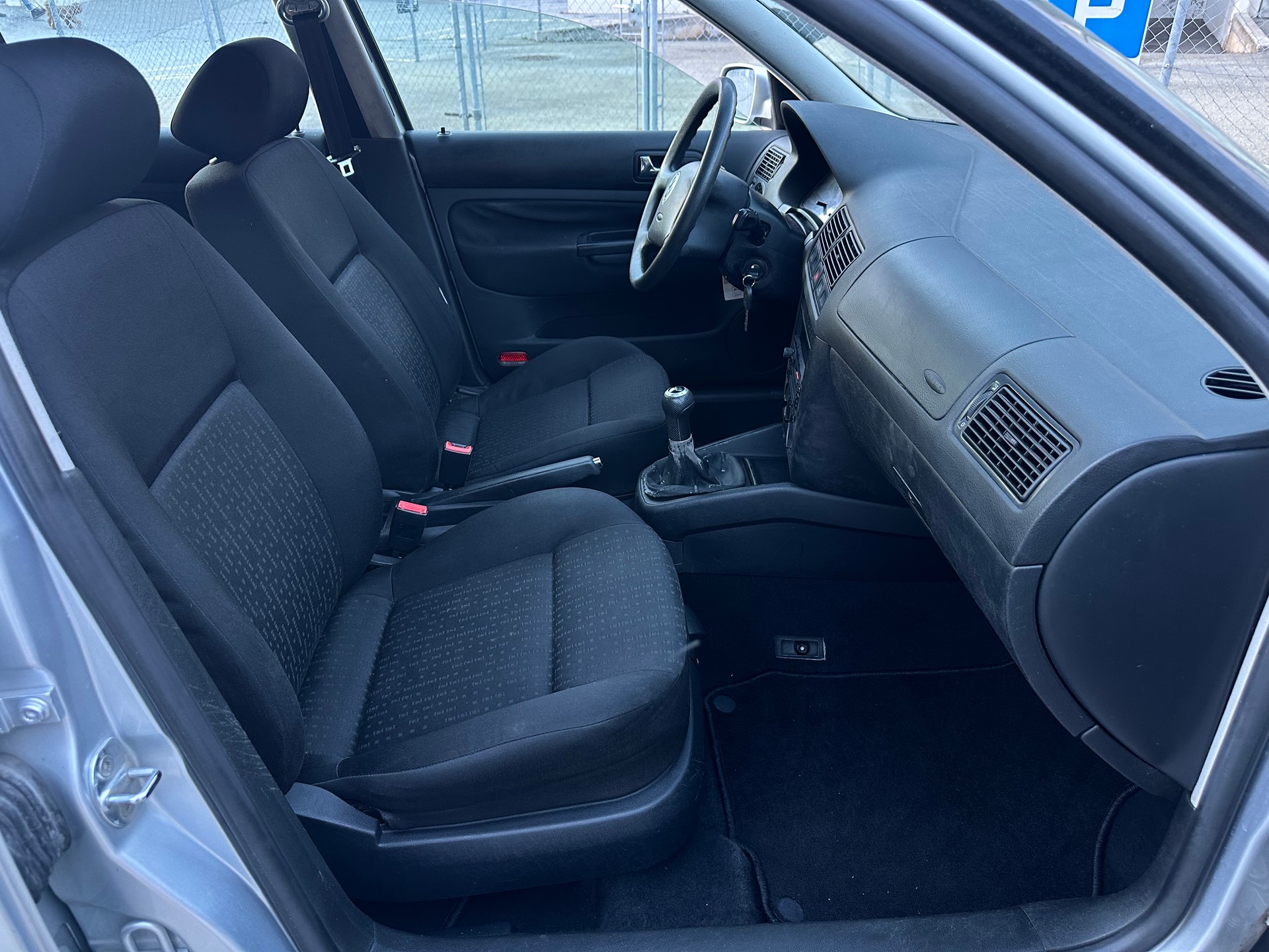VW Golf Variant 2.0 Comfortline Generation 4Motion-image-7