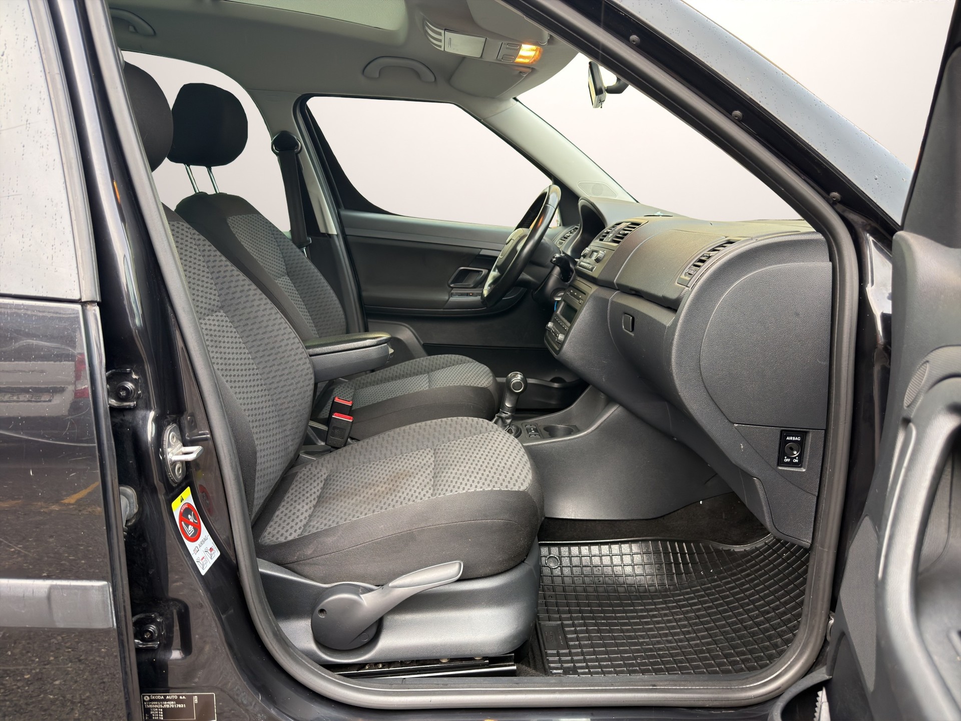 SKODA Roomster 1.2 TSI Elegance DSG-image-13