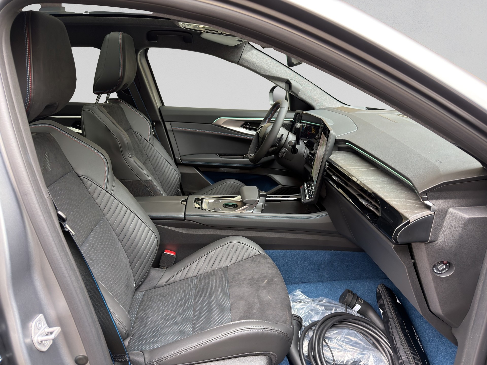 RENAULT Rafale 1.2 E-Tech Plug-in Hybrid 300 4x4 Atelier Alpine-image-7