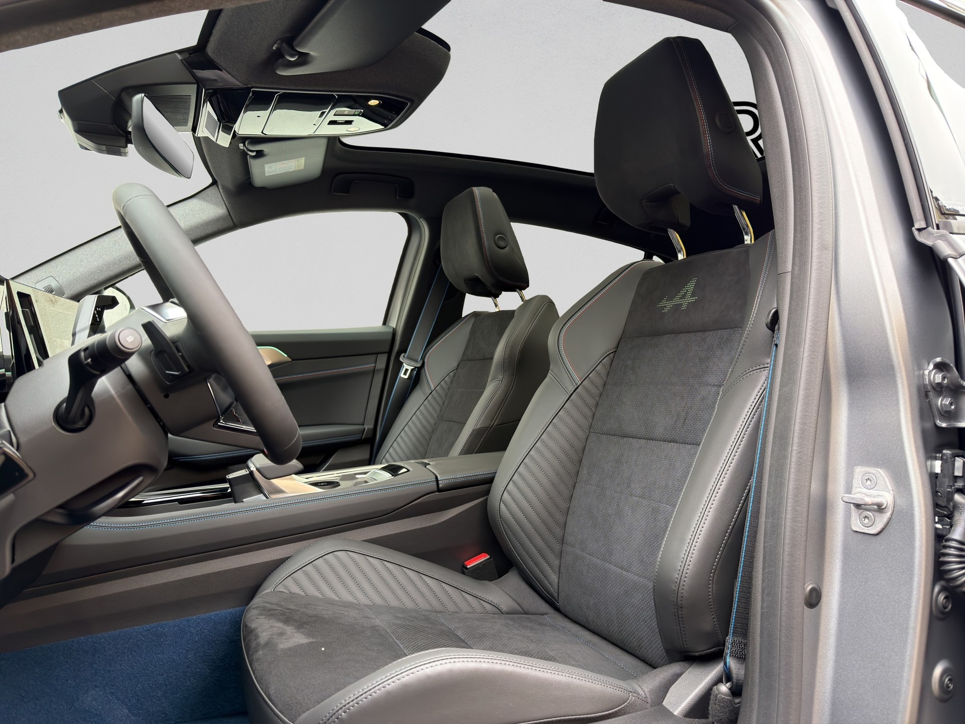 RENAULT Rafale 1.2 E-Tech Plug-in Hybrid 300 4x4 Atelier Alpine-image-4