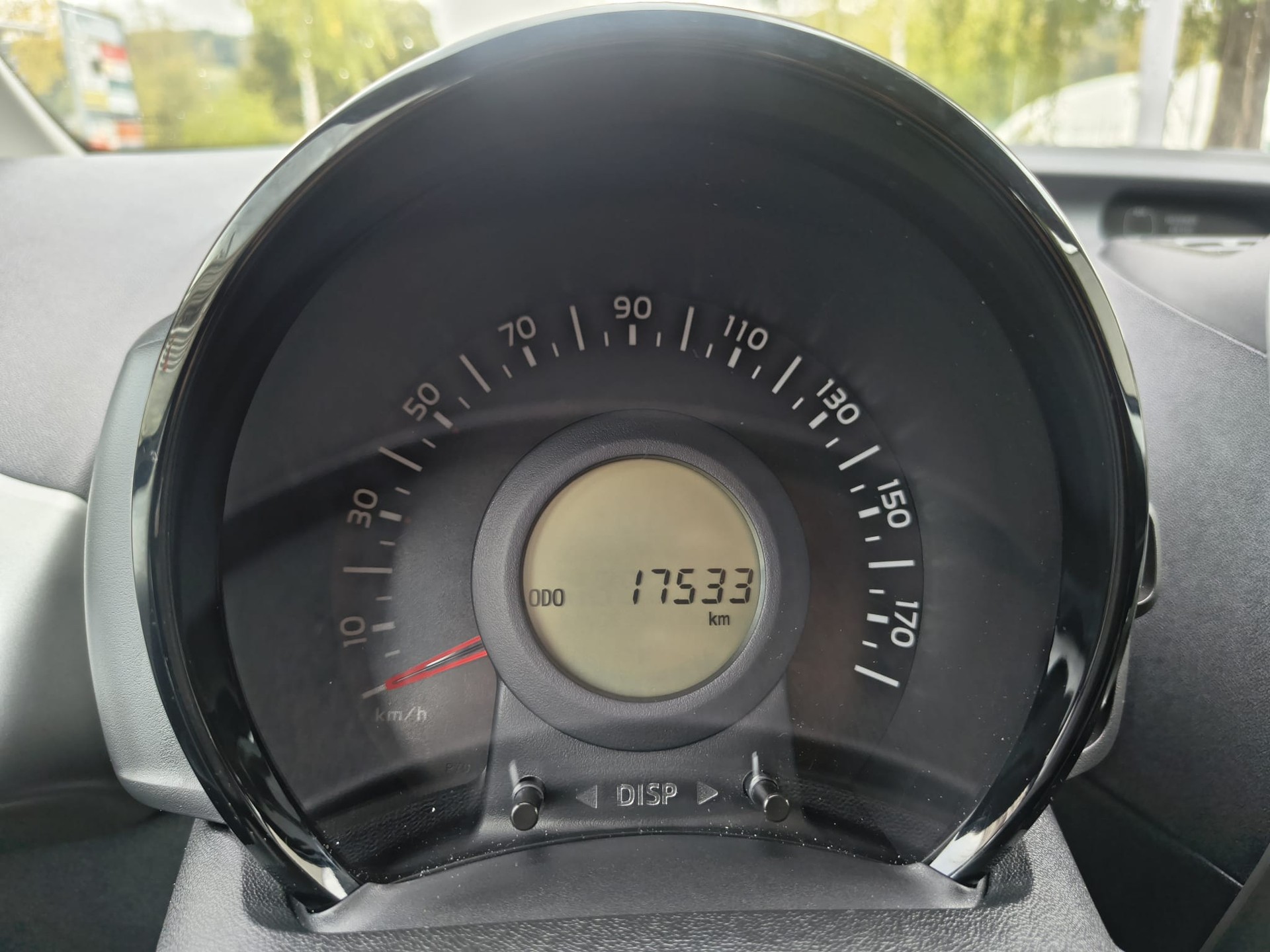 PEUGEOT 108 1.0 VTi Envy-image-7