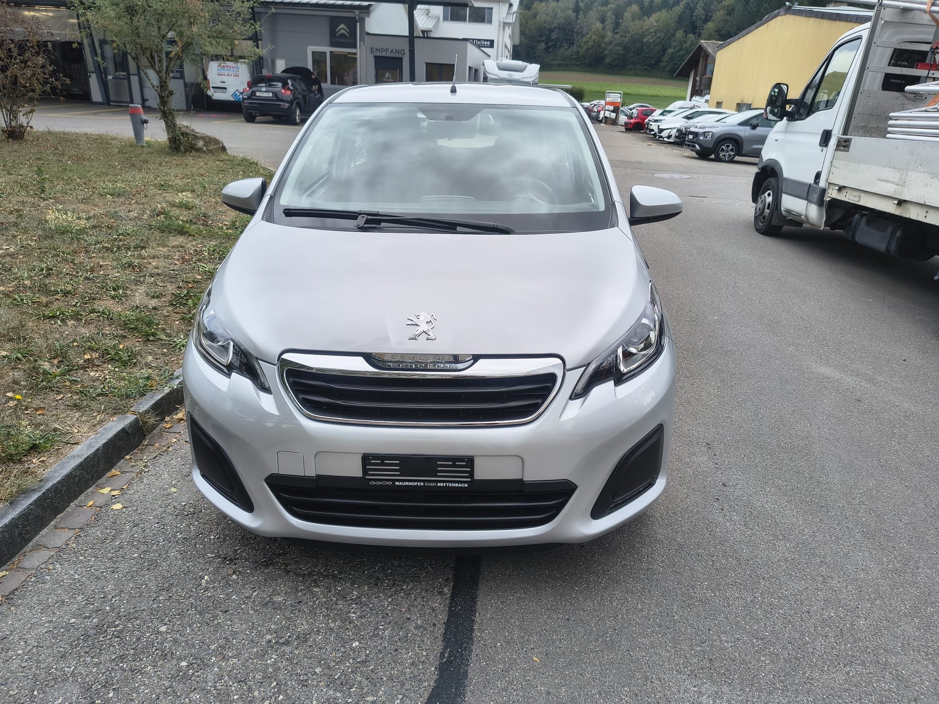 PEUGEOT 108 1.0 VTi Envy-image-1