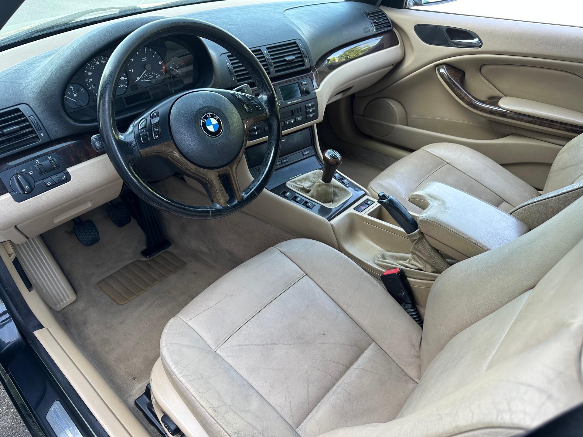 BMW 320Ci Cabriolet-image-8