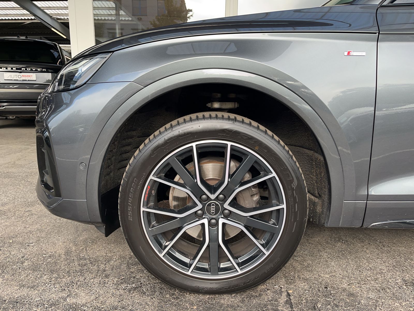AUDI Q5 40 TDI S-line quattro S-tronic-image-4