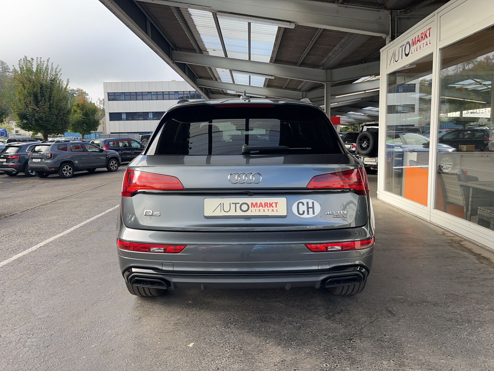 AUDI Q5 40 TDI S-line quattro S-tronic-image-12