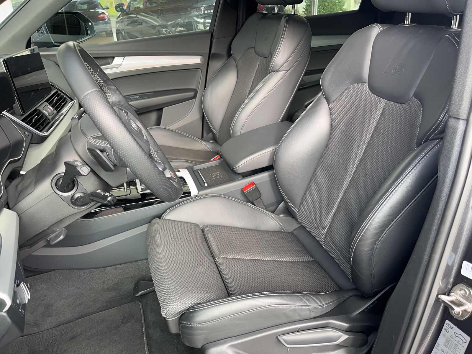 AUDI Q5 40 TDI S-line quattro S-tronic-image-5