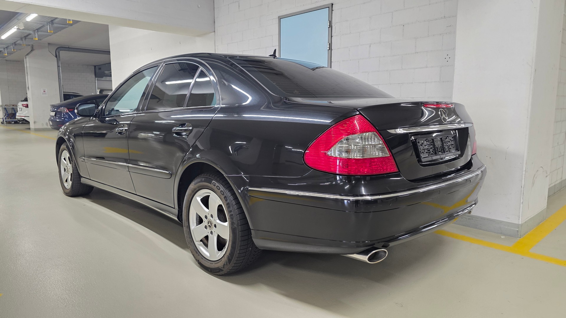 MERCEDES-BENZ E 320 CDI Avantgarde 4Matic Automatic-image-2