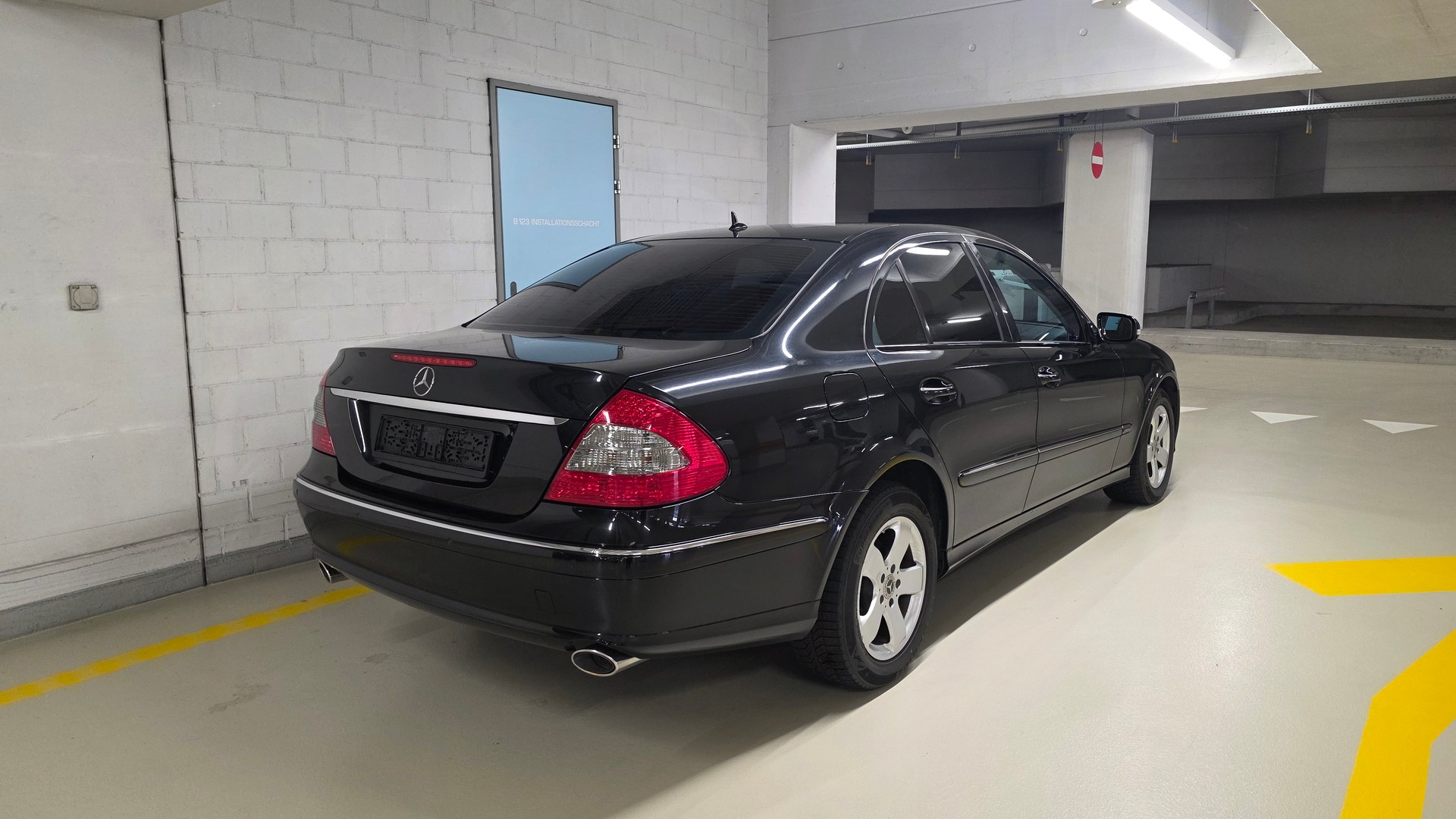 MERCEDES-BENZ E 320 CDI Avantgarde 4Matic Automatic-image-4