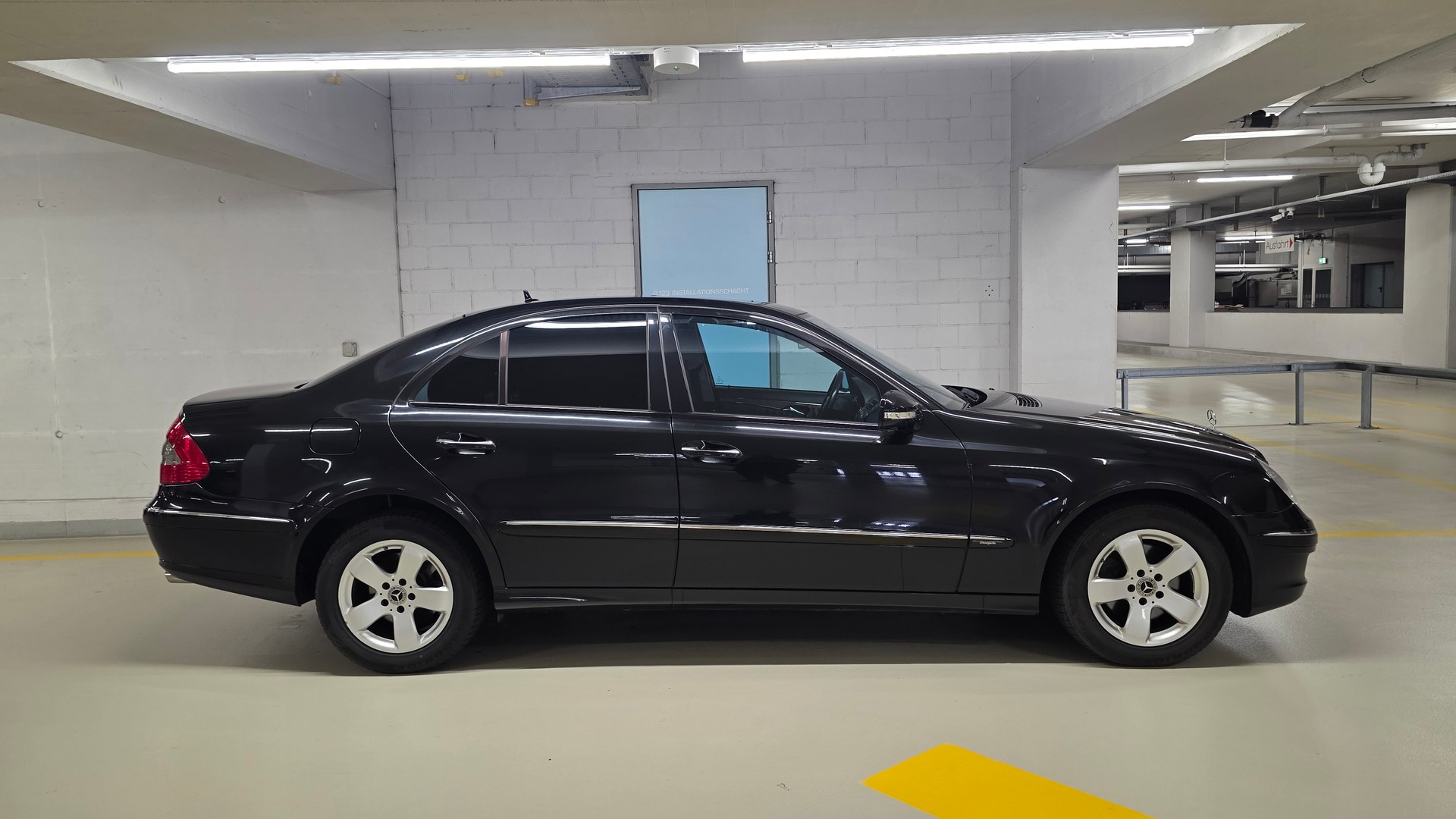 MERCEDES-BENZ E 320 CDI Avantgarde 4Matic Automatic-image-5