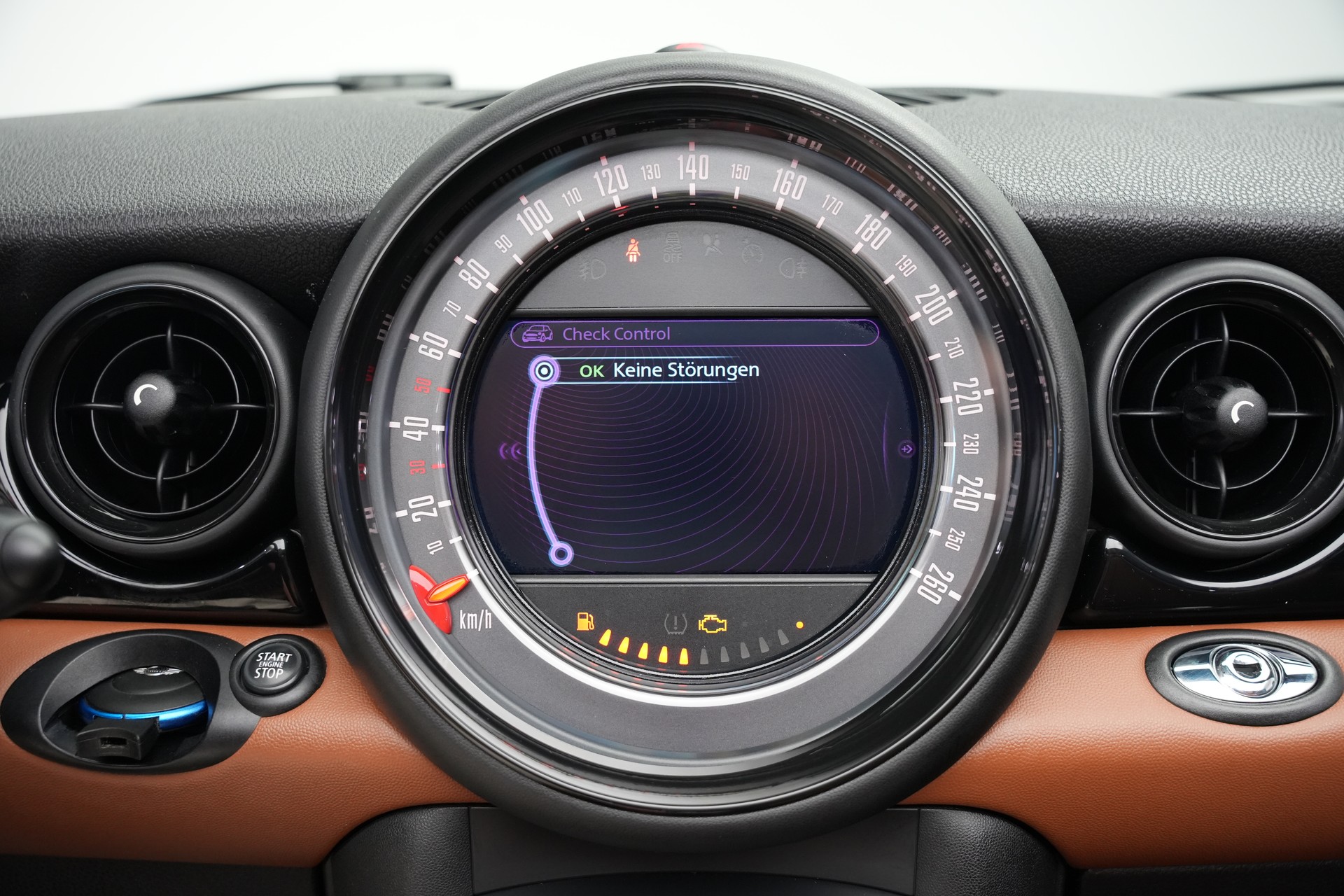 MINI Cooper John Cooper Works Cabriolet-image-36