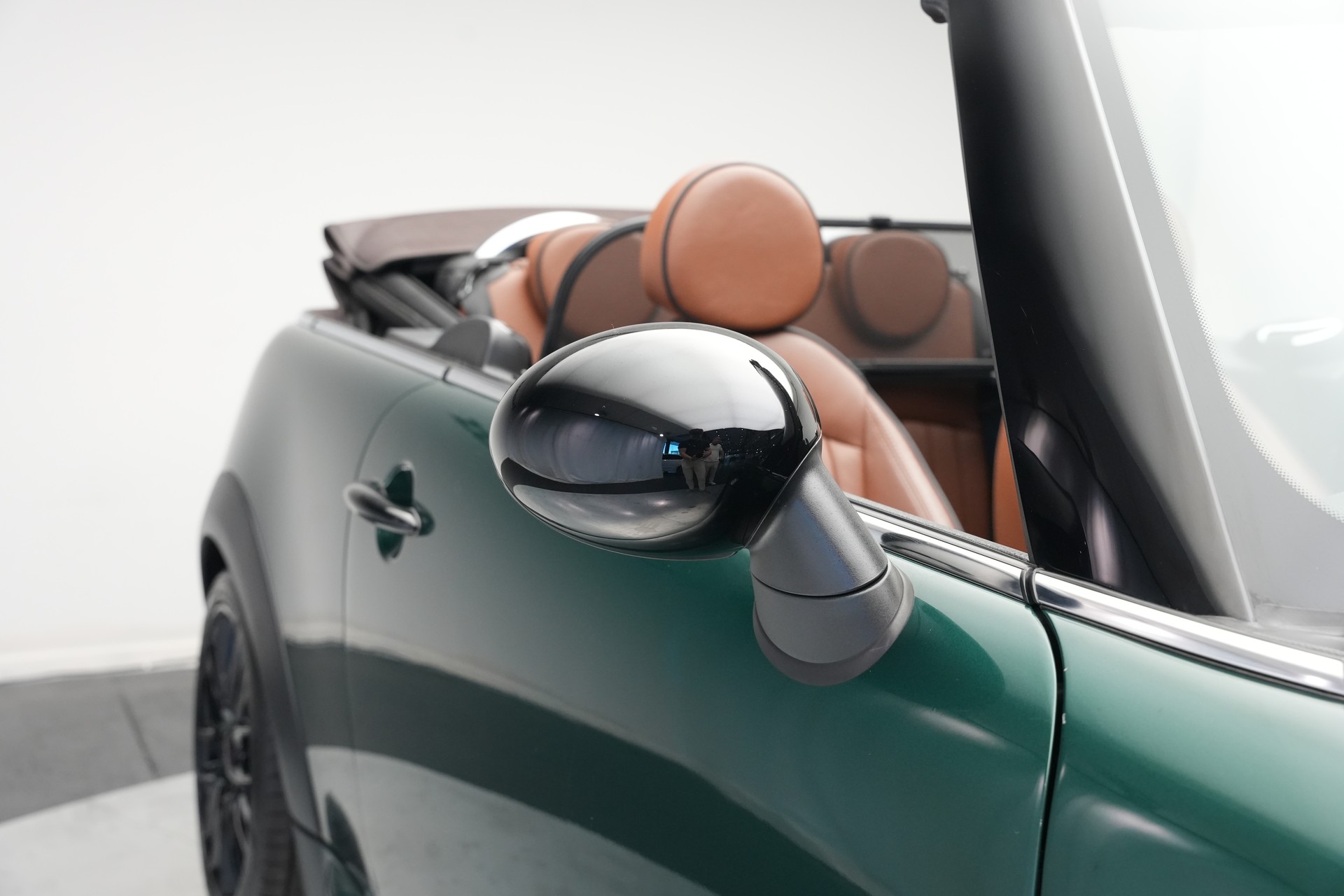 MINI Cooper John Cooper Works Cabriolet-image-50