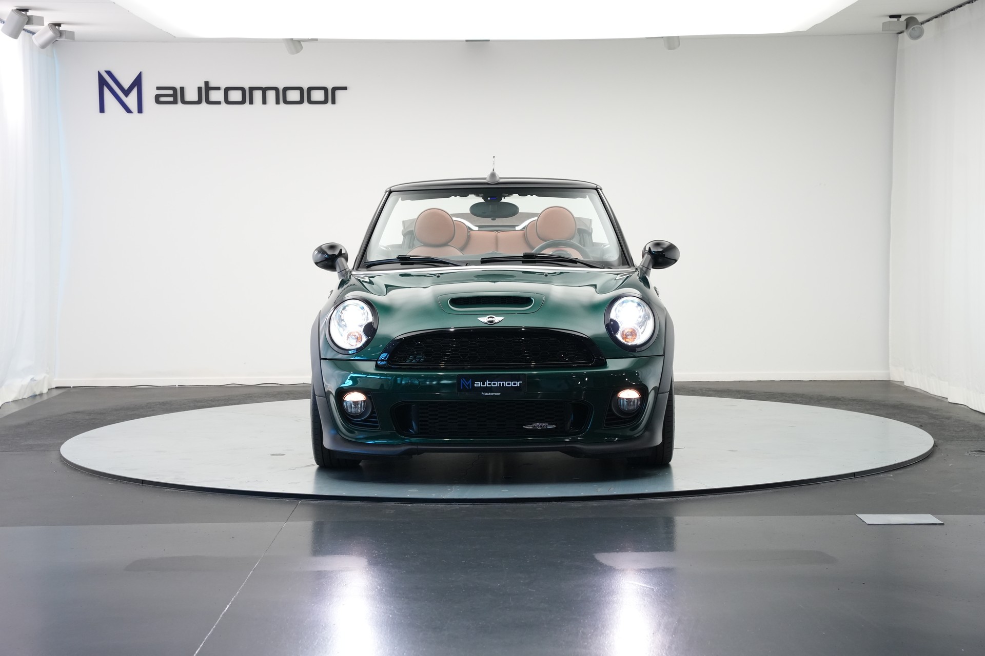 MINI Cooper John Cooper Works Cabriolet-image-9