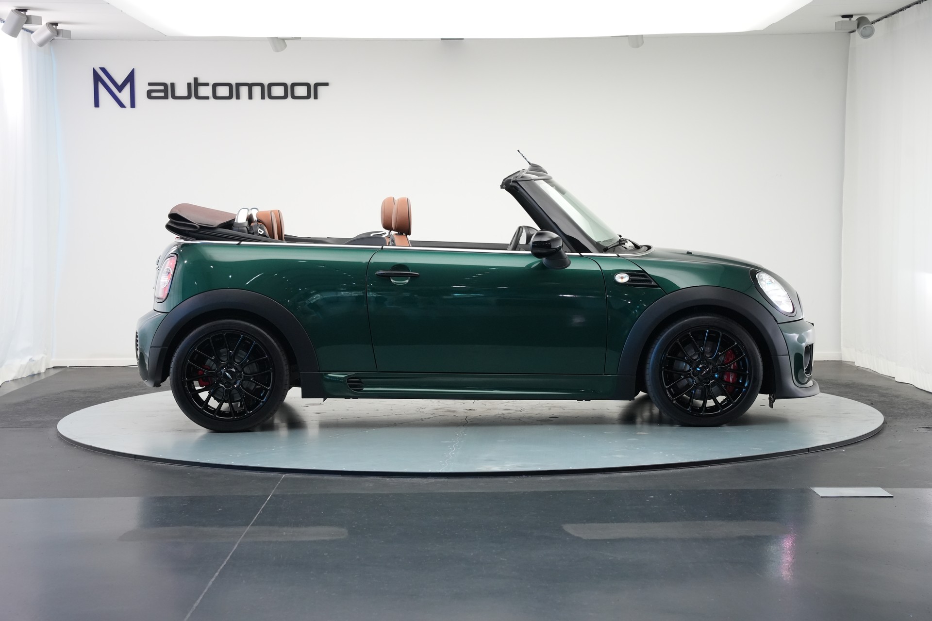 MINI Cooper John Cooper Works Cabriolet-image-12