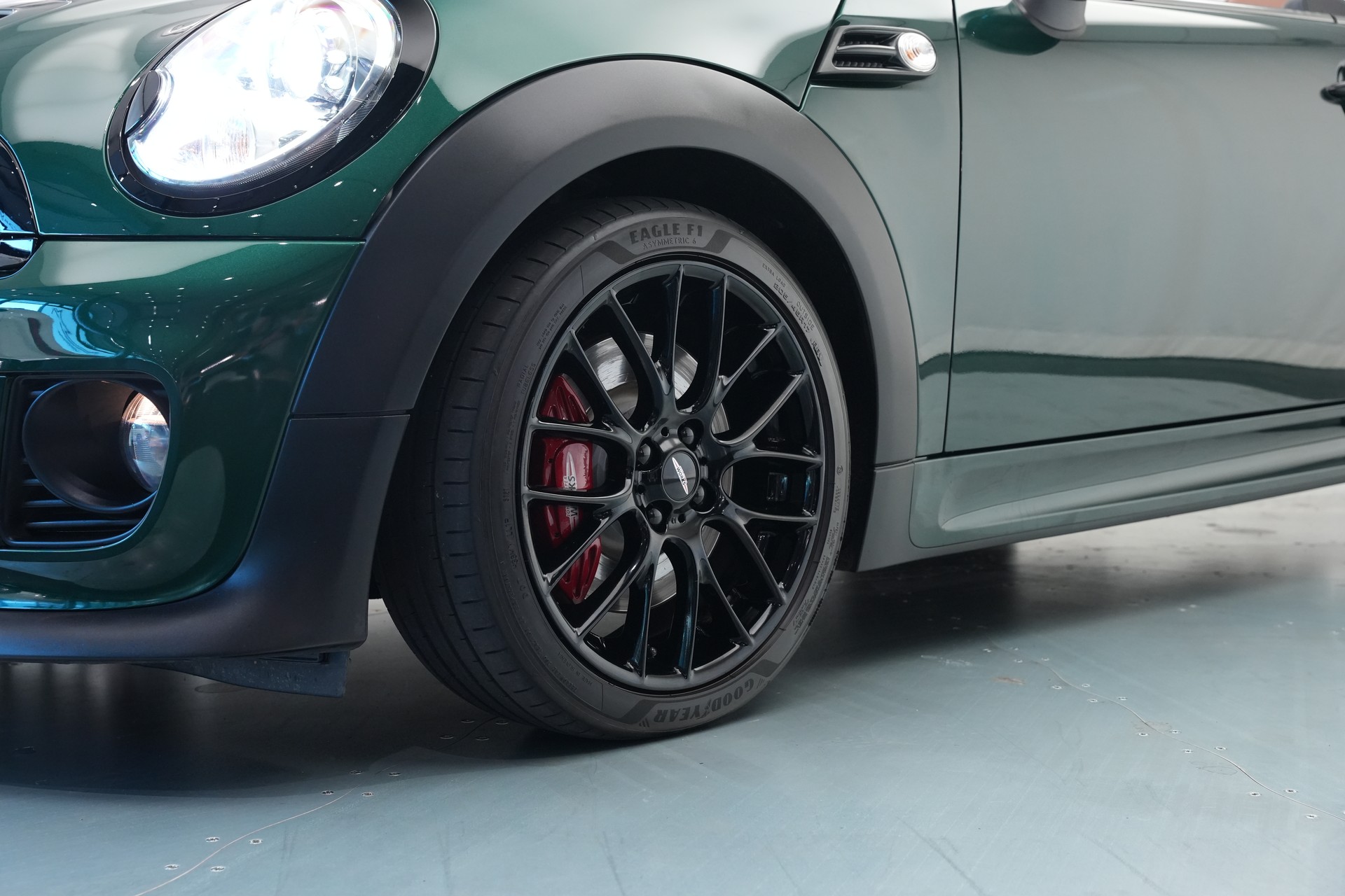 MINI Cooper John Cooper Works Cabriolet-image-55