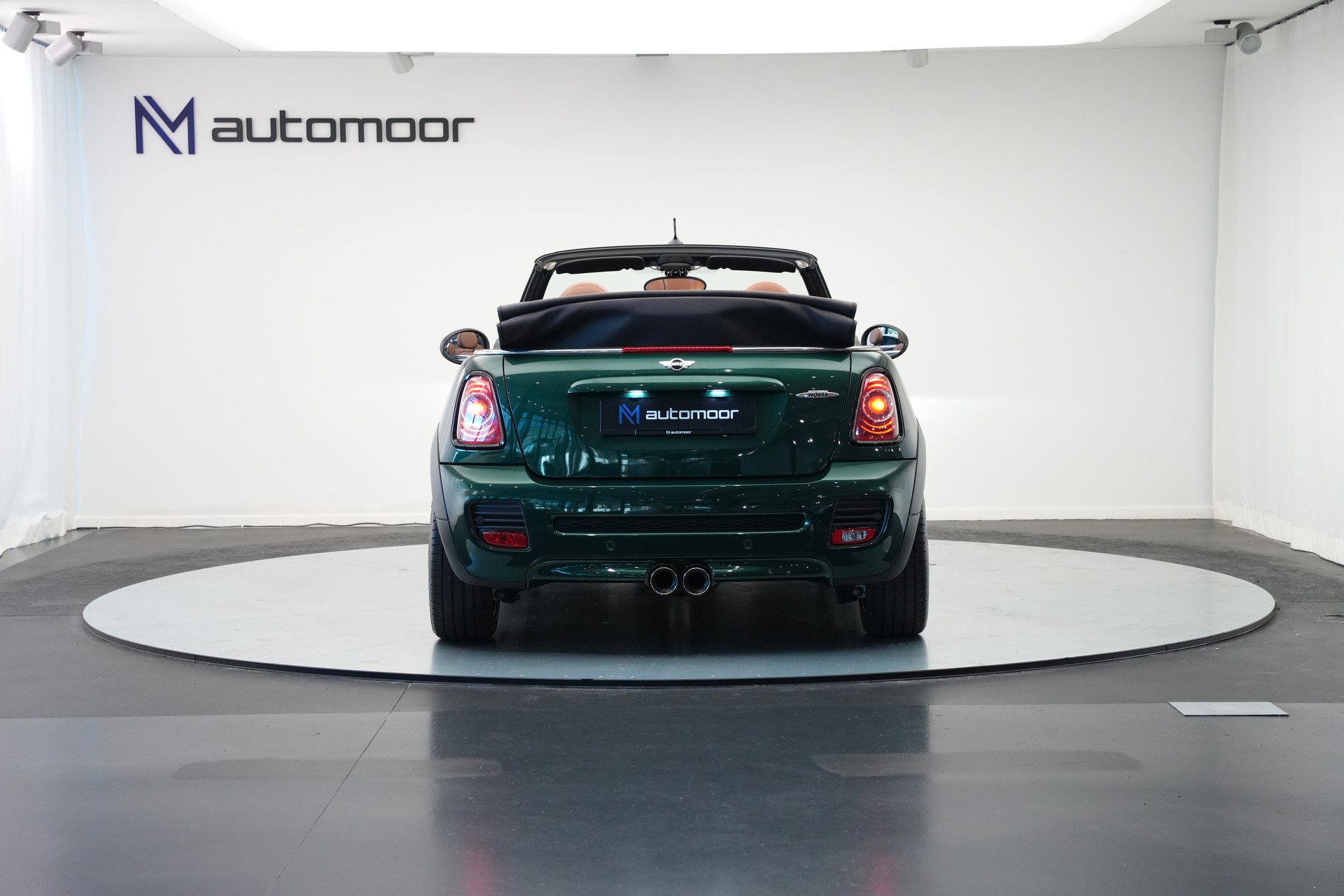 MINI Cooper John Cooper Works Cabriolet-image-11