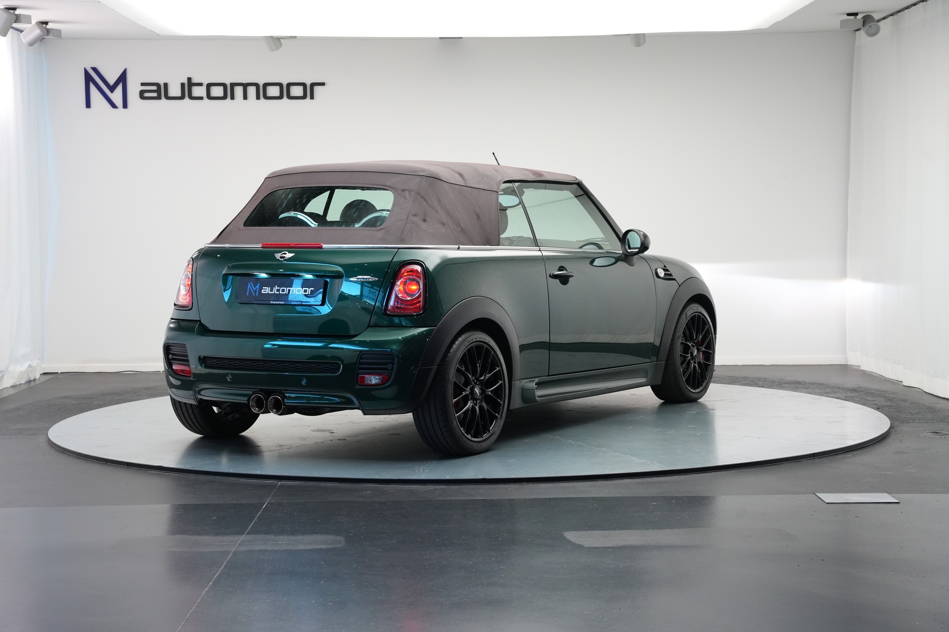 MINI Cooper John Cooper Works Cabriolet-image-4
