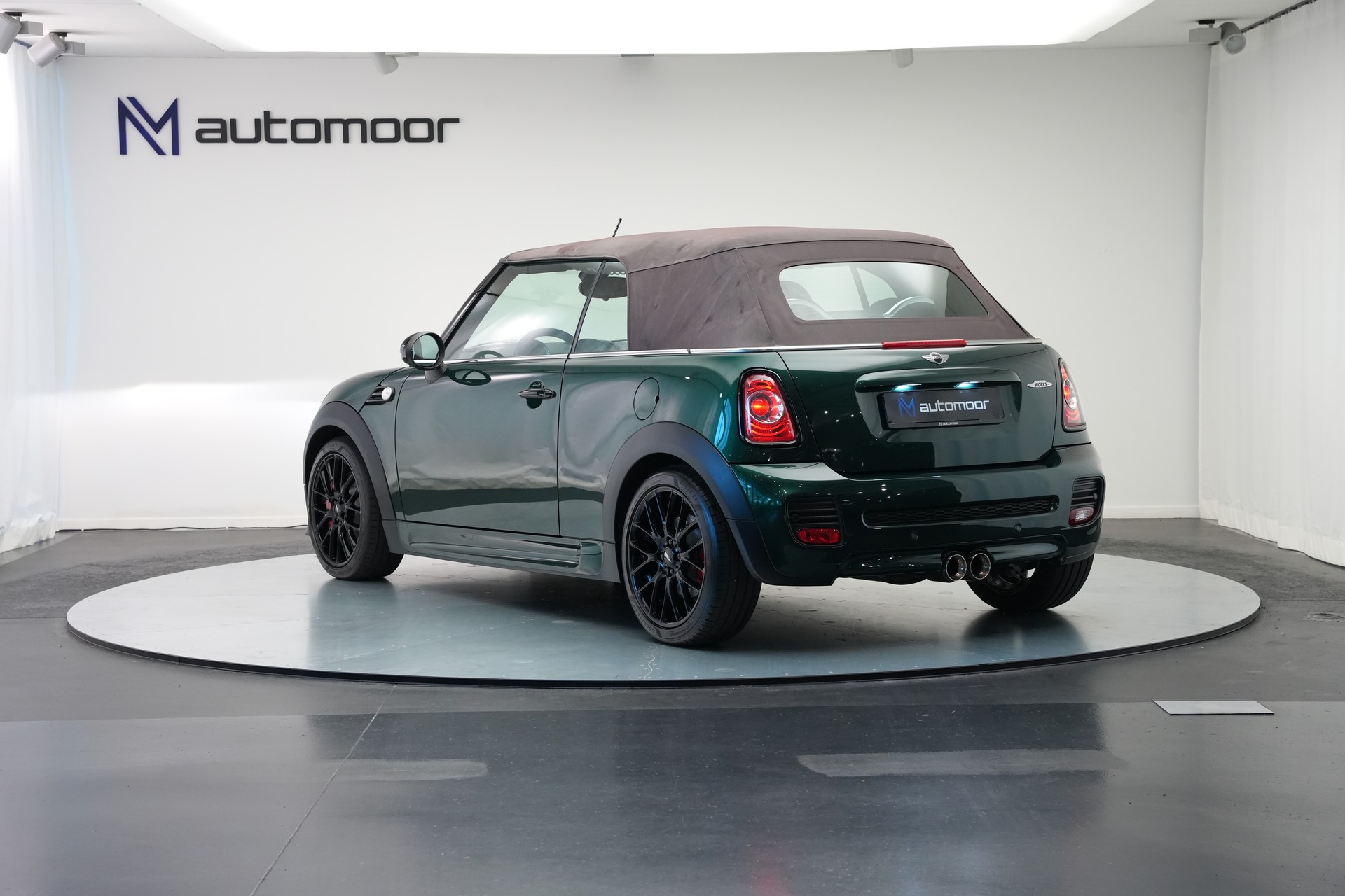 MINI Cooper John Cooper Works Cabriolet-image-6