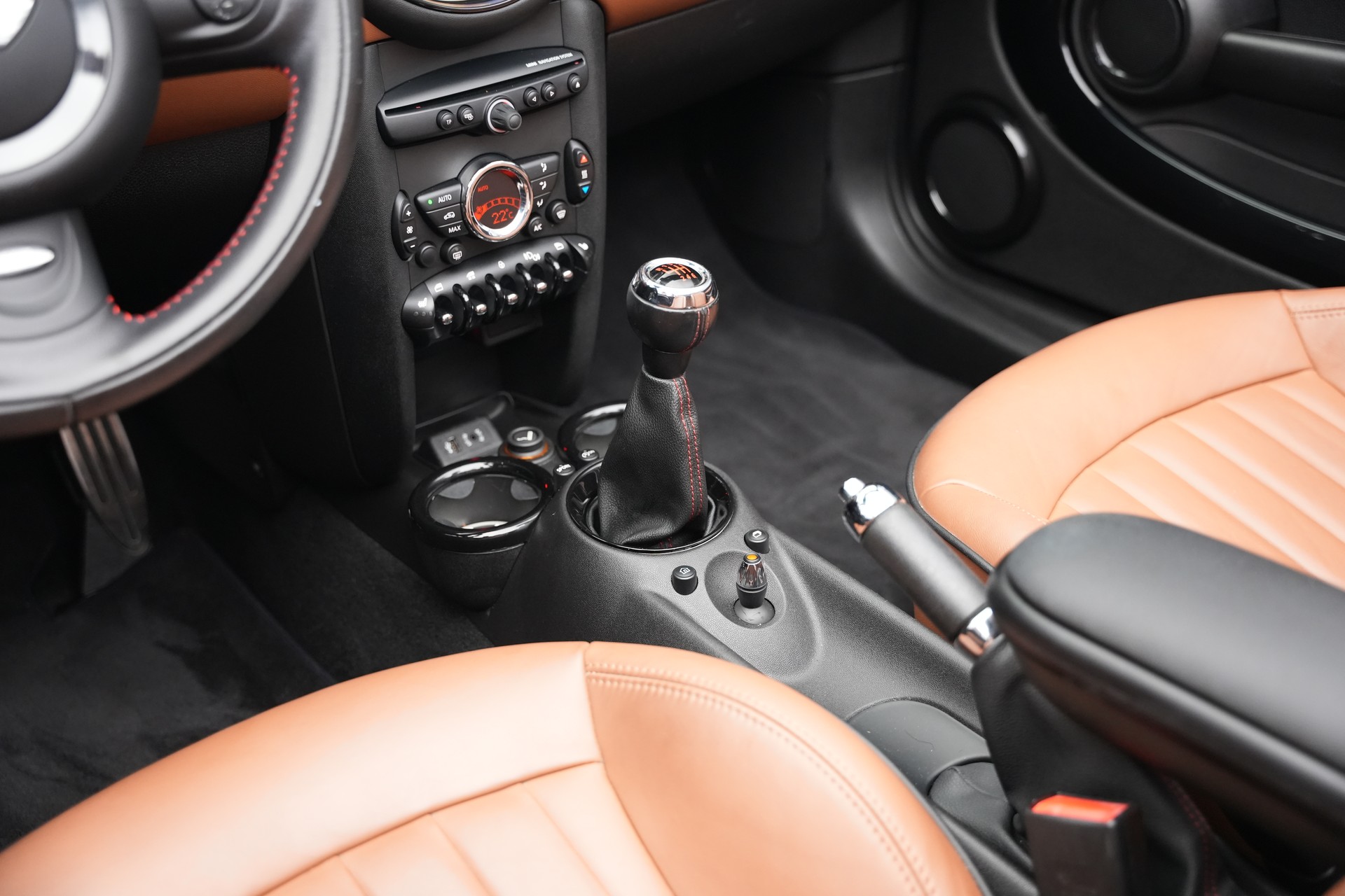 MINI Cooper John Cooper Works Cabriolet-image-21