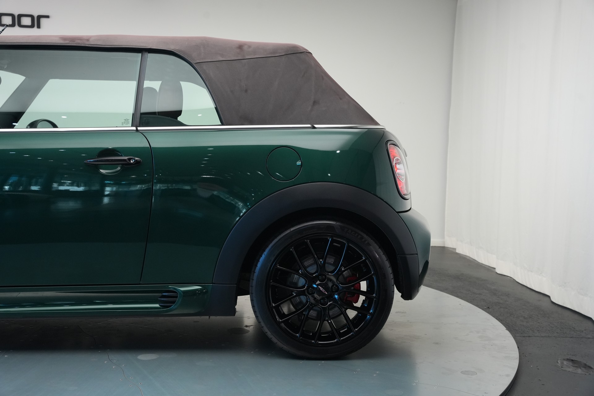 MINI Cooper John Cooper Works Cabriolet-image-57