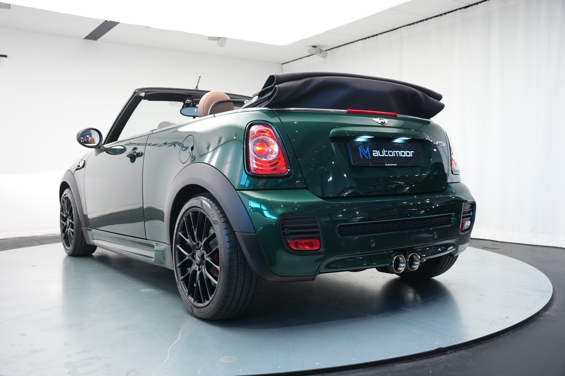 MINI Cooper John Cooper Works Cabriolet-image-43