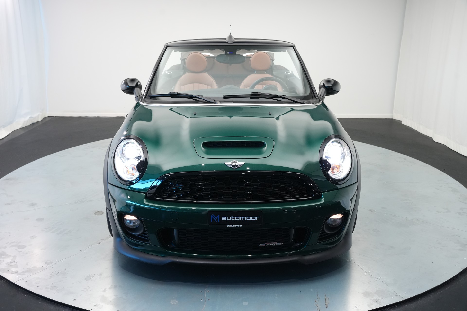 MINI Cooper John Cooper Works Cabriolet-image-47