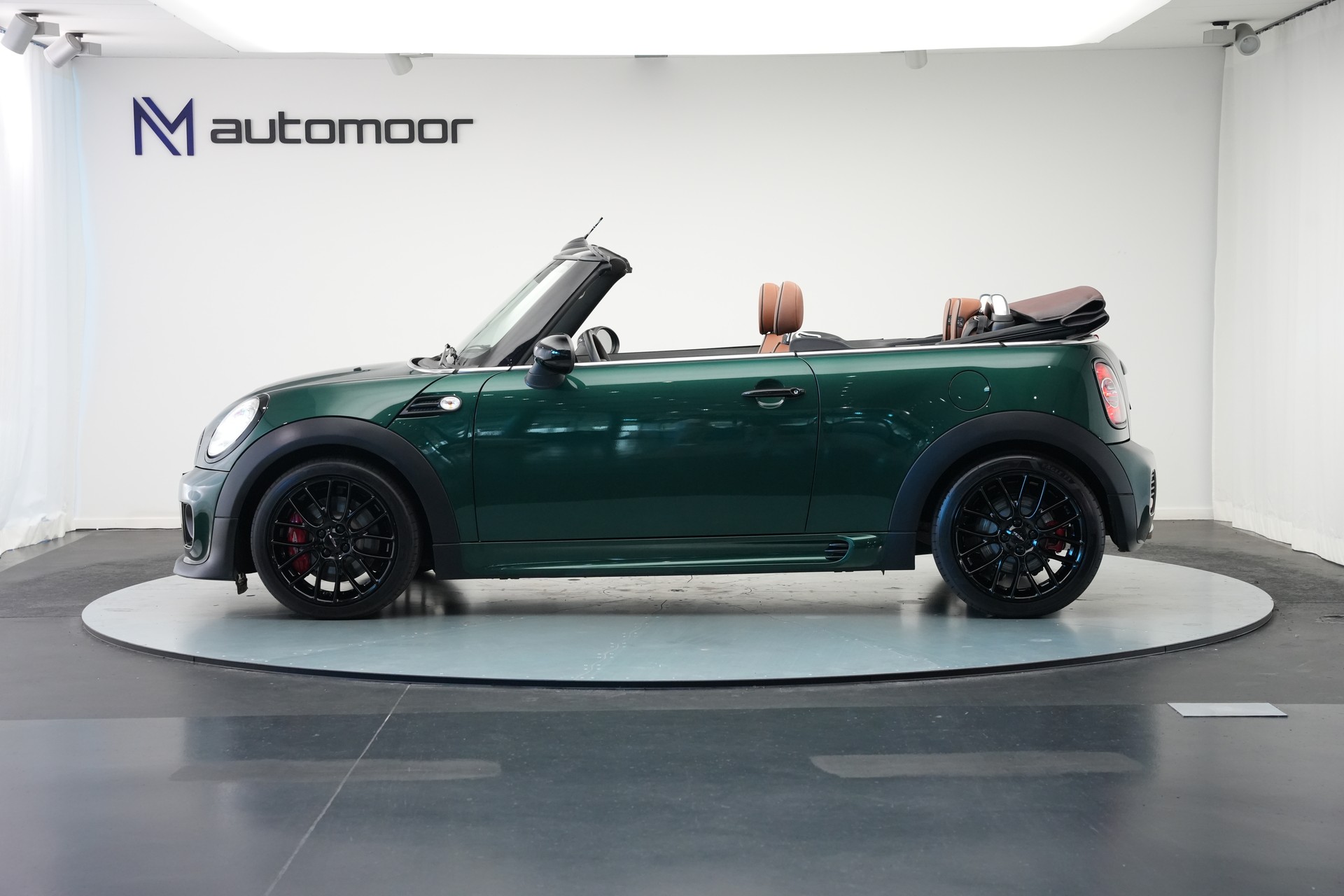 MINI Cooper John Cooper Works Cabriolet-image-10