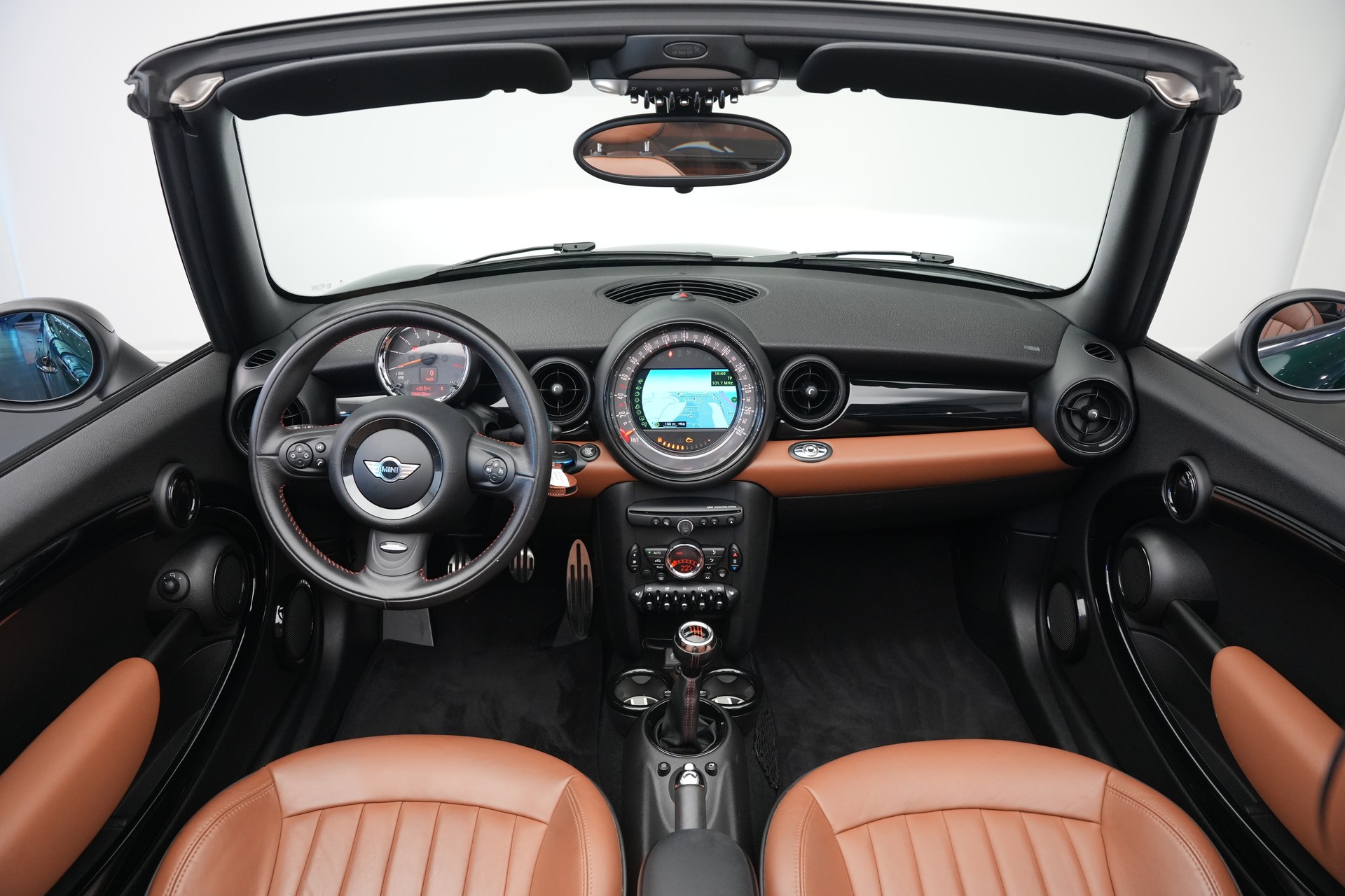 MINI Cooper John Cooper Works Cabriolet-image-14