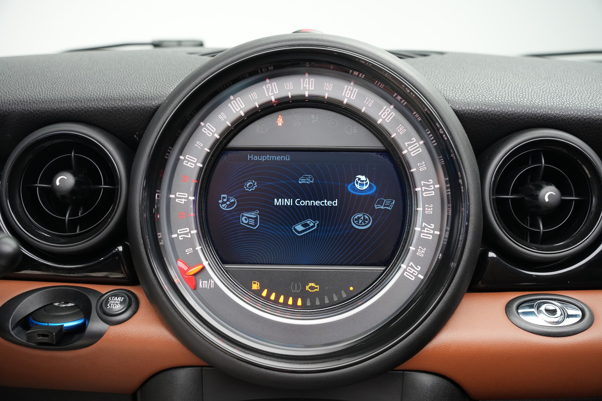 MINI Cooper John Cooper Works Cabriolet-image-38