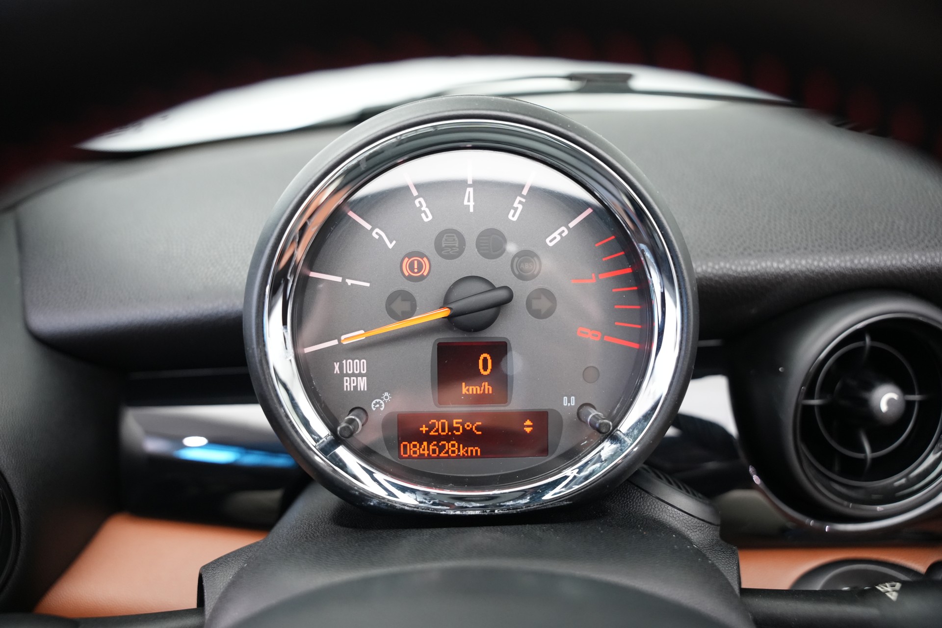 MINI Cooper John Cooper Works Cabriolet-image-30