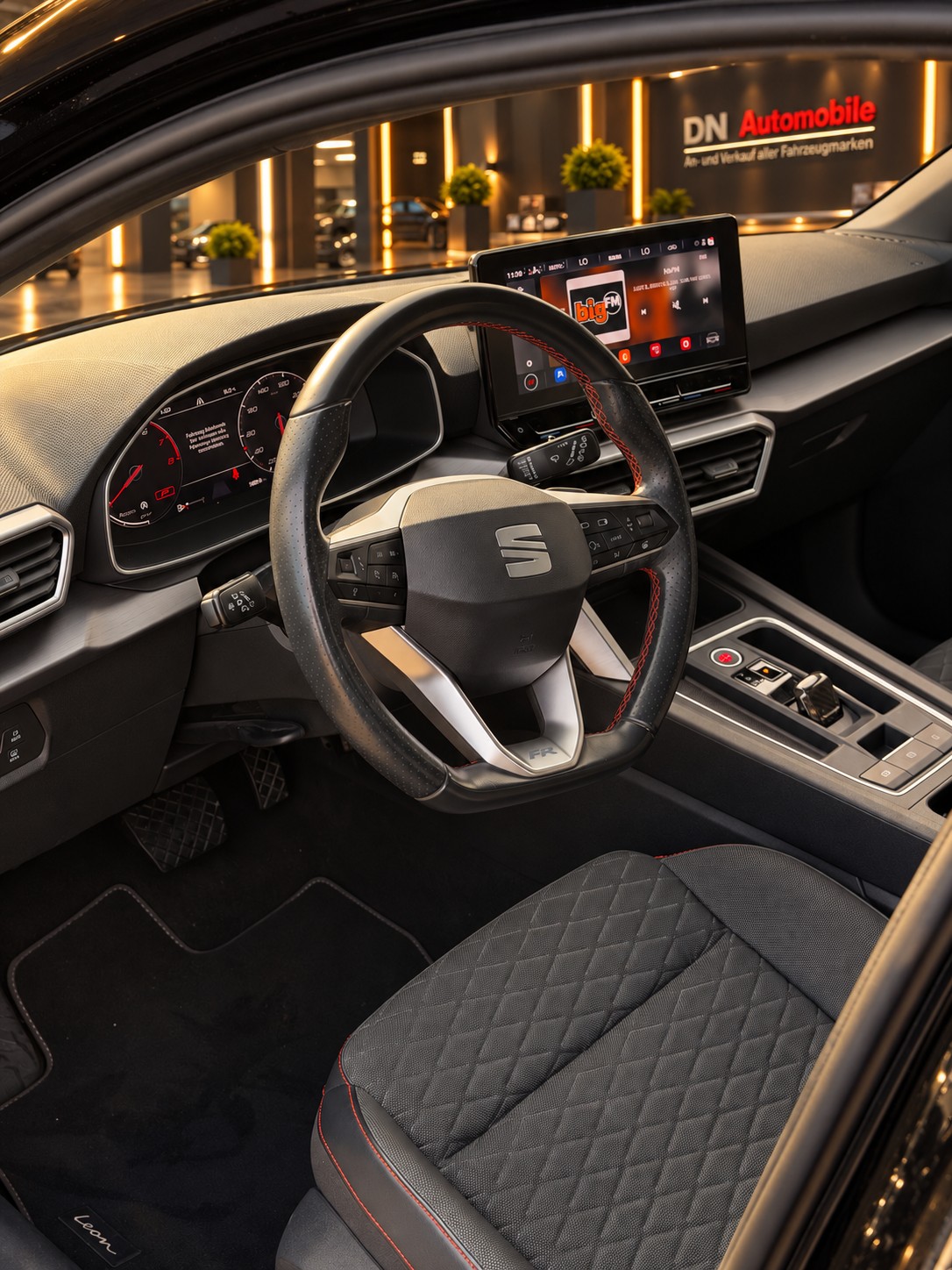 SEAT Leon 1.5 eTSI mHEV DSG Hola FR-image-4